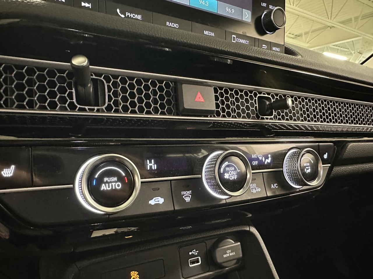 2022 Honda Civic LX Main Image