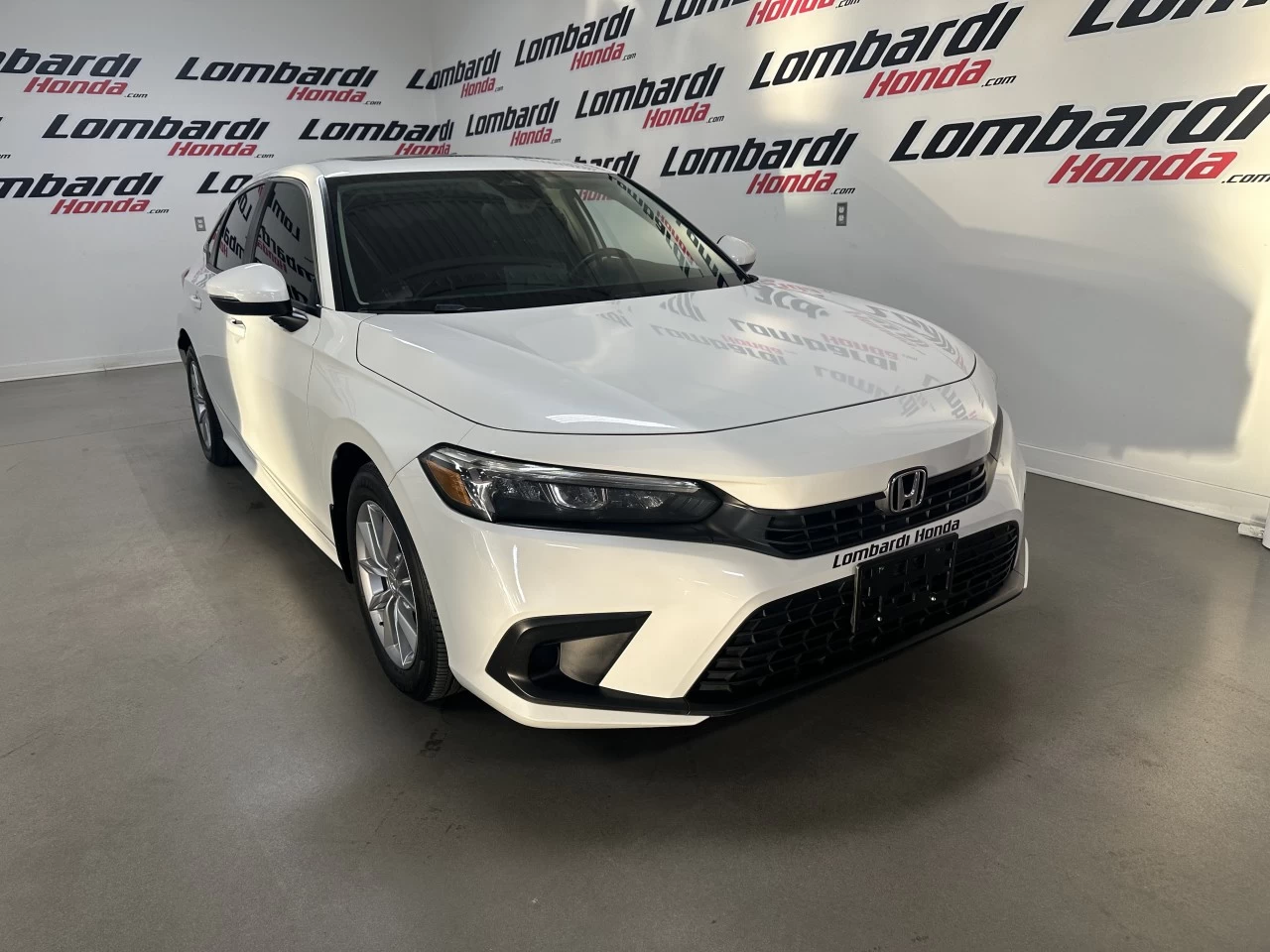 2024 Honda Civic EX https://www.lombardihonda.com/resize/b990ff35b810a3abc0cc817b2ca24889-1