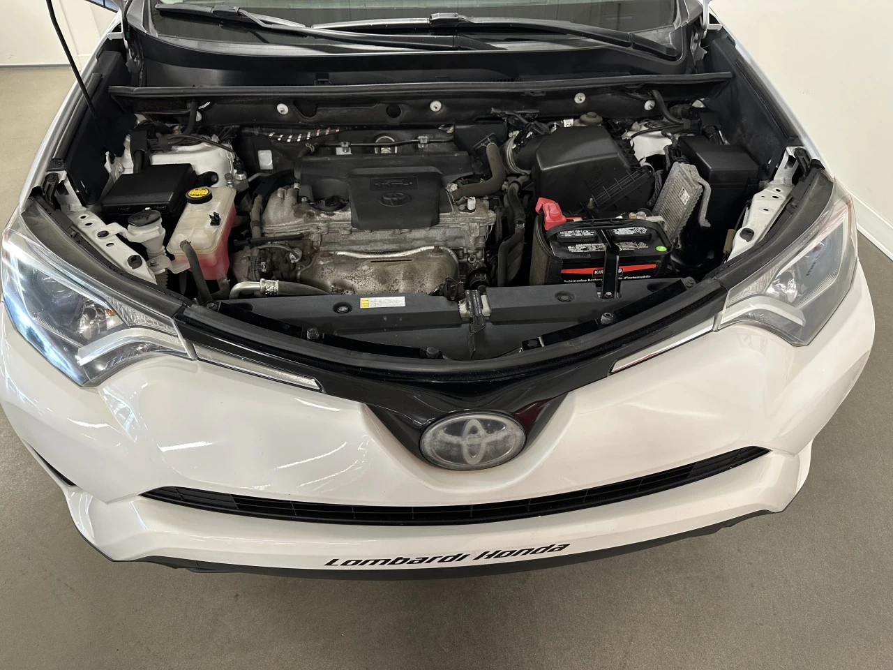 2018 Toyota RAV4 LE Main Image