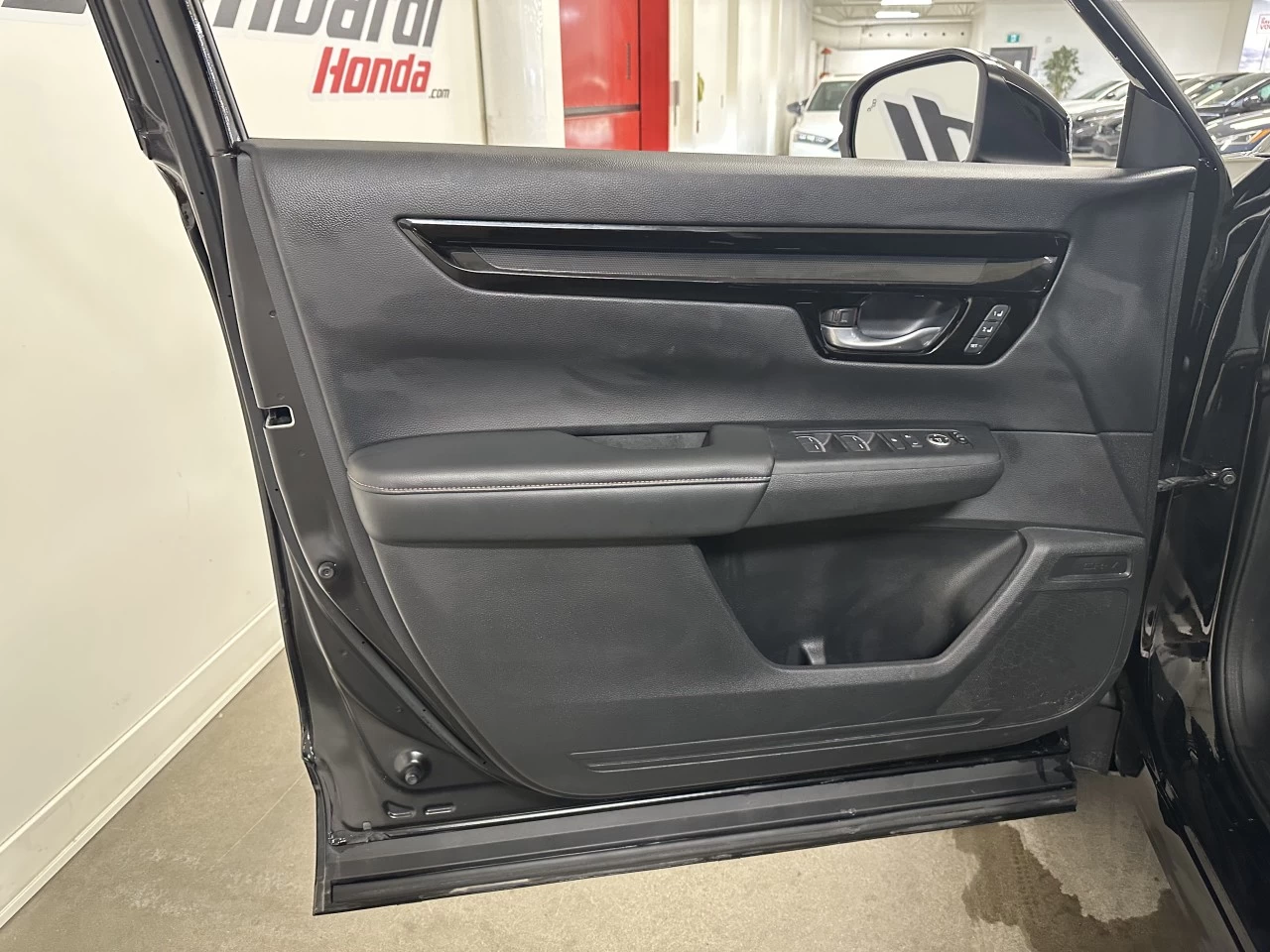 2024 Honda CR-V Touring Main Image