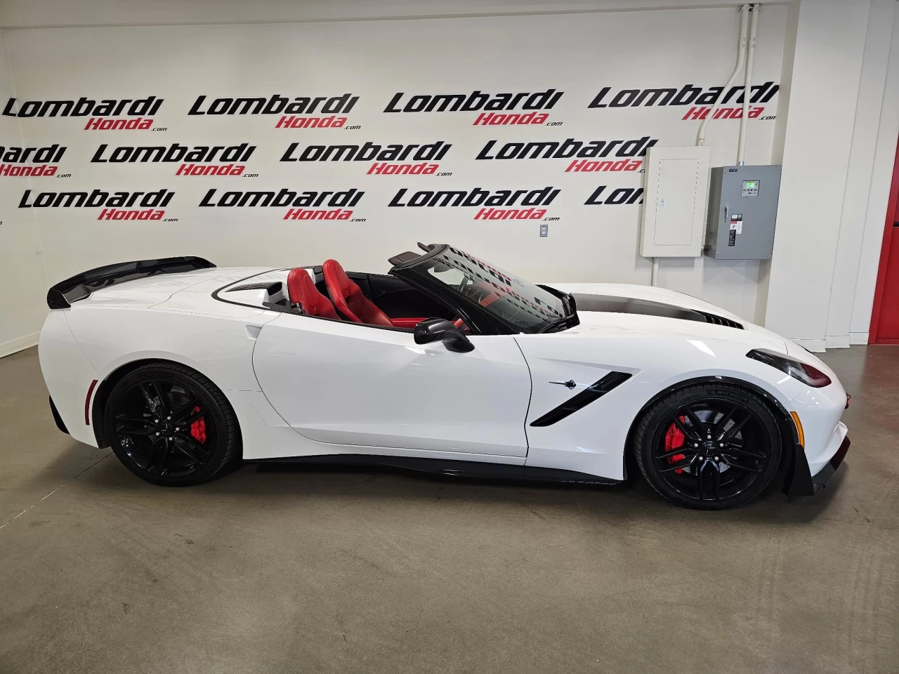 2016 Chevrolet Corvette Z51 3LT https://www.lombardihonda.com/resize/b990ff35b810a3abc0cc817b2ca24889-1