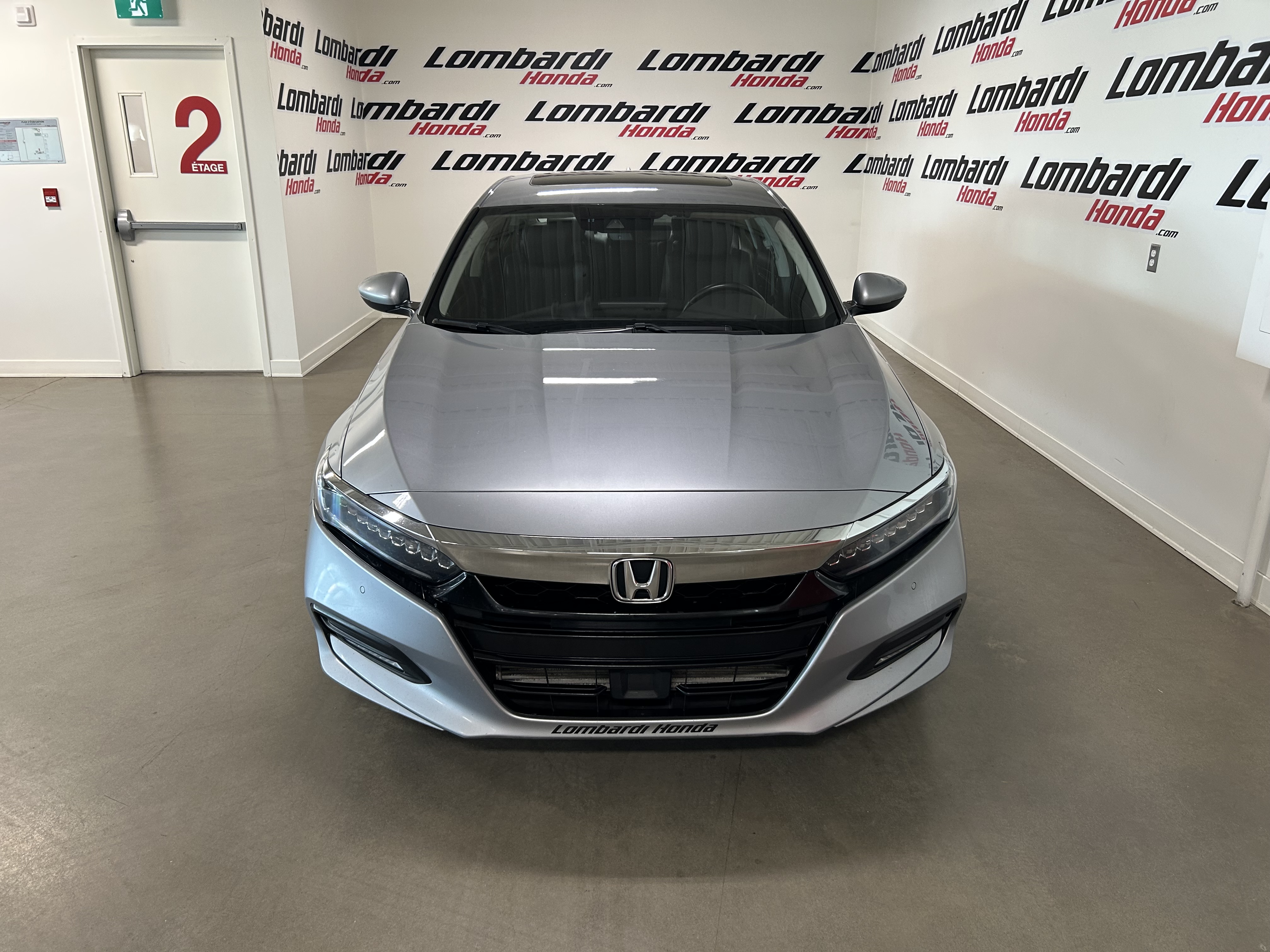 2019 Honda Accord Touring Image principale