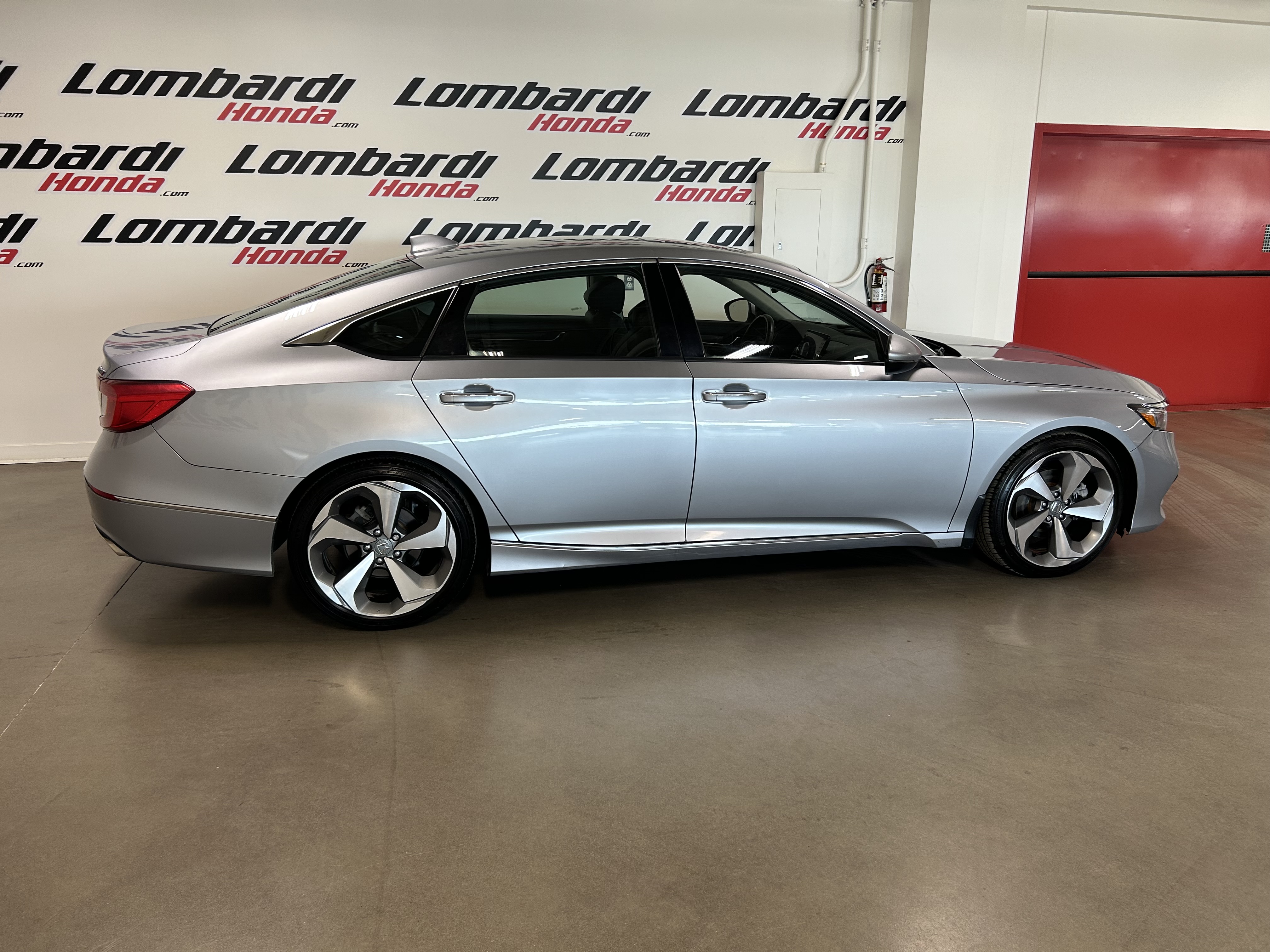 2019 Honda Accord Touring Image principale