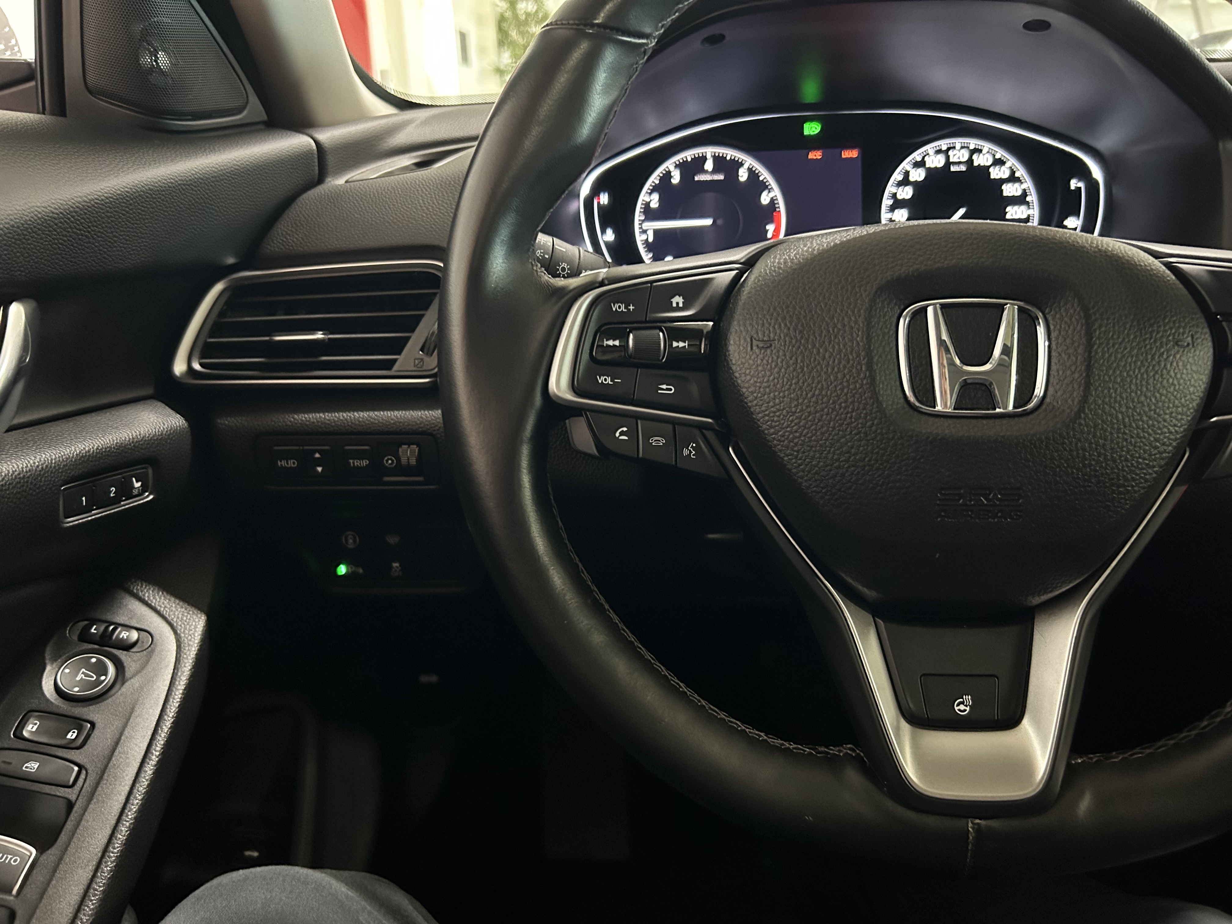 2019 Honda Accord Touring Main Image