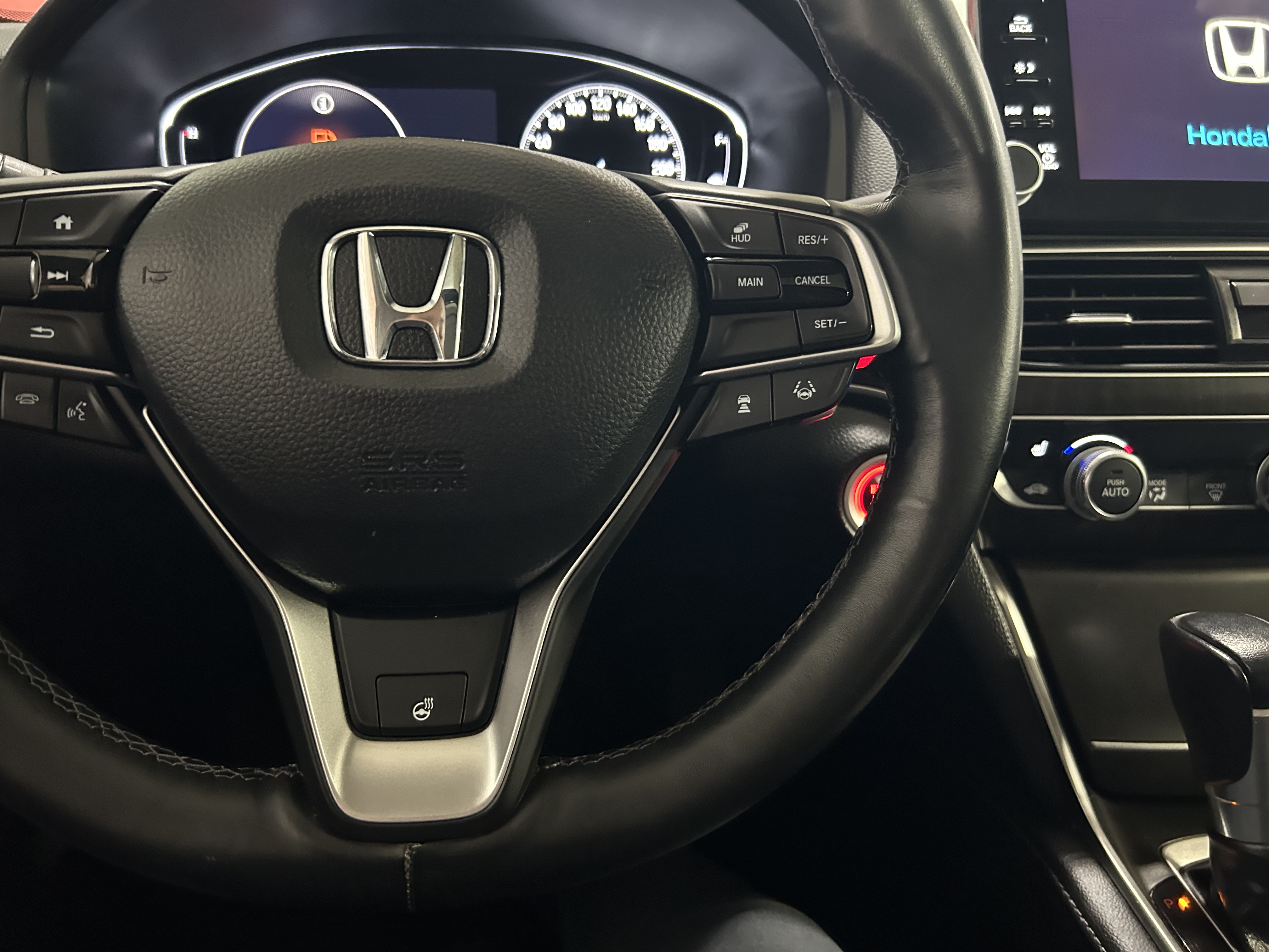 2019 Honda Accord Touring Main Image