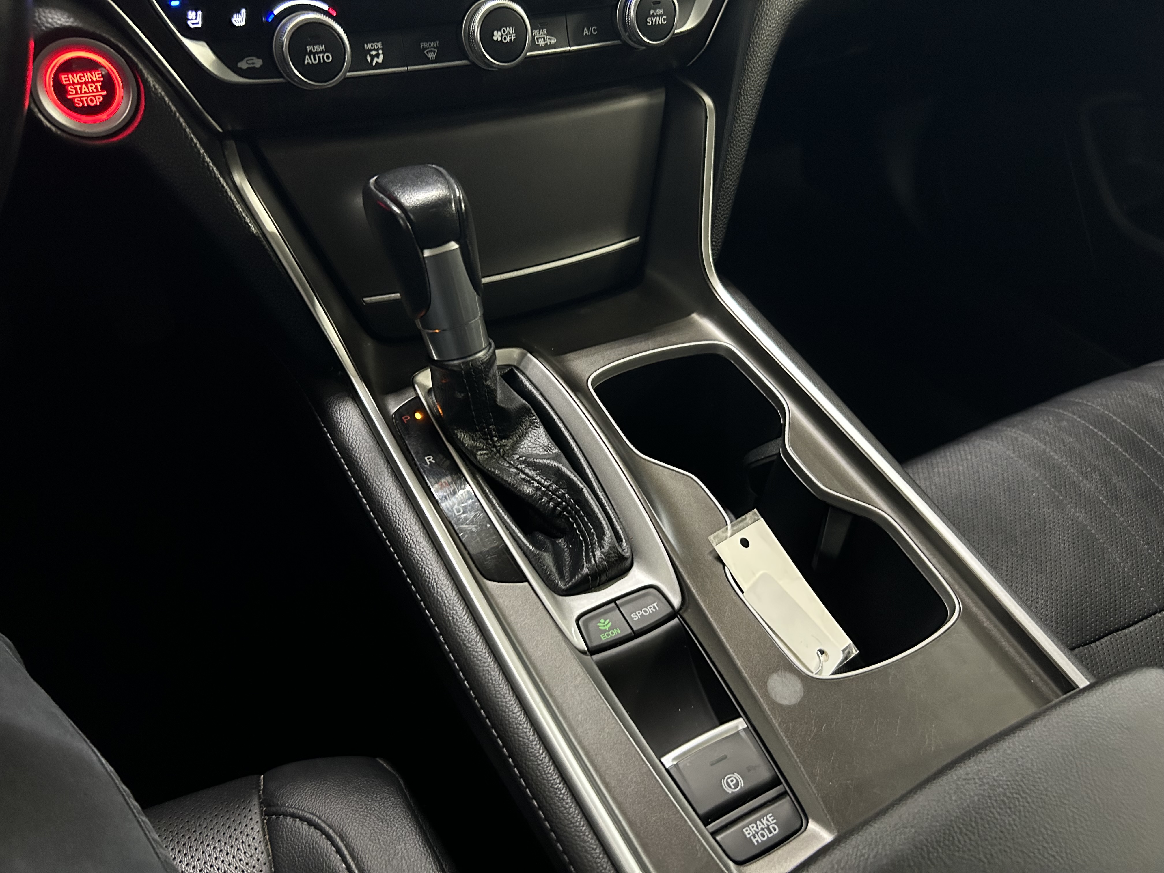 2019 Honda Accord Touring Main Image
