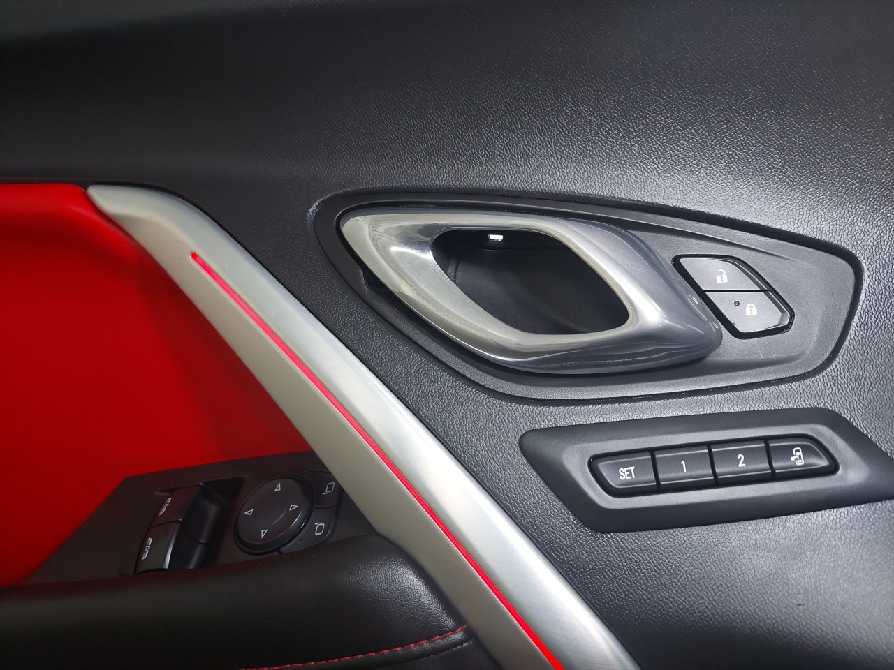 2016 Chevrolet Camaro 2SS Main Image