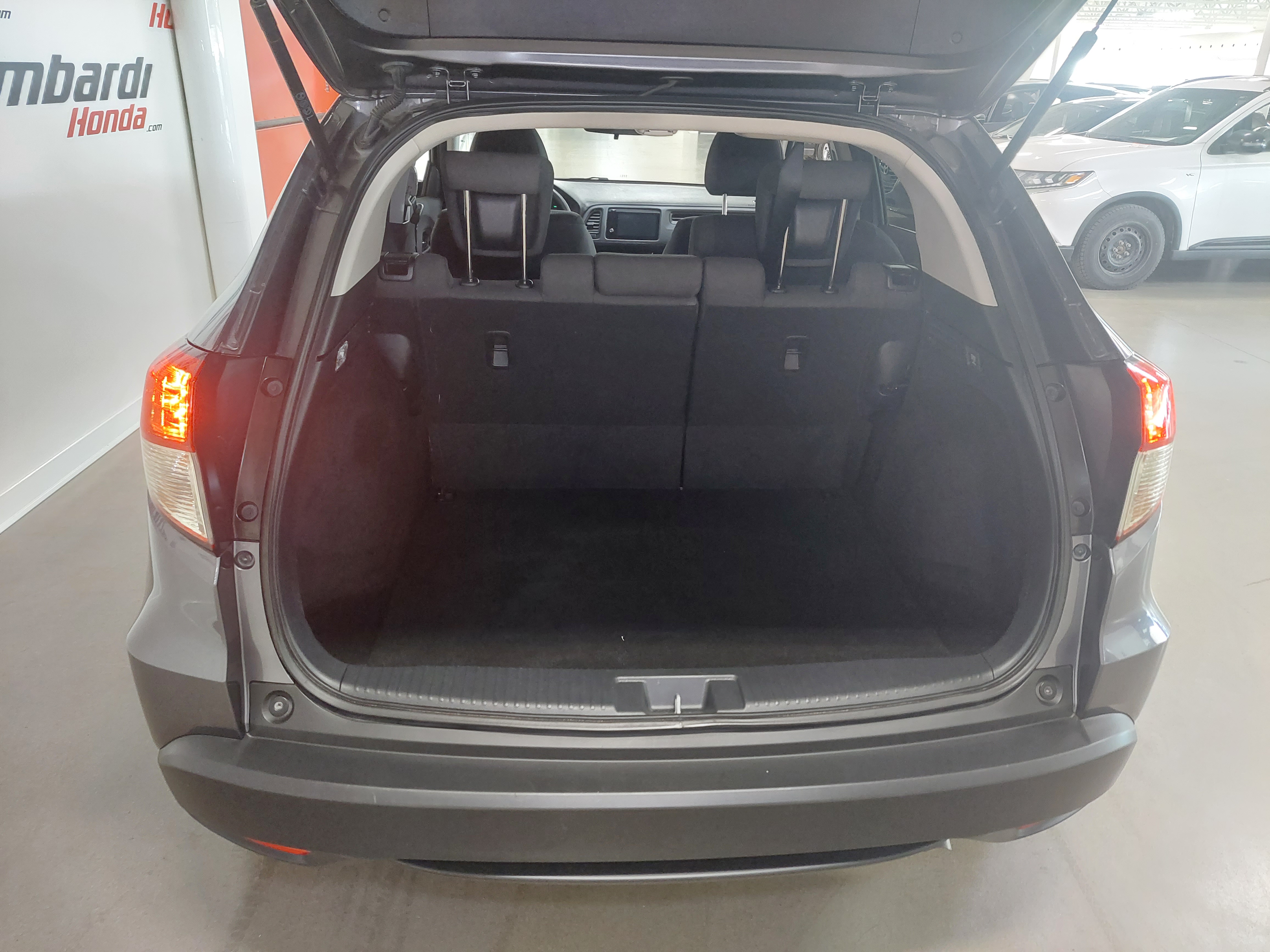 2021 Honda HR-V LX AWD Main Image