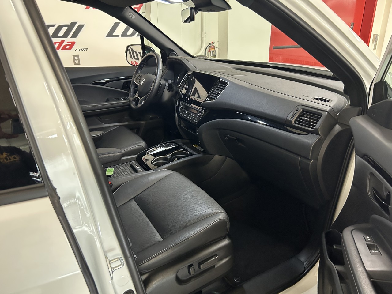 2022 Honda Passport Touring-V6-CUIR-MARCHEPIEDS Main Image