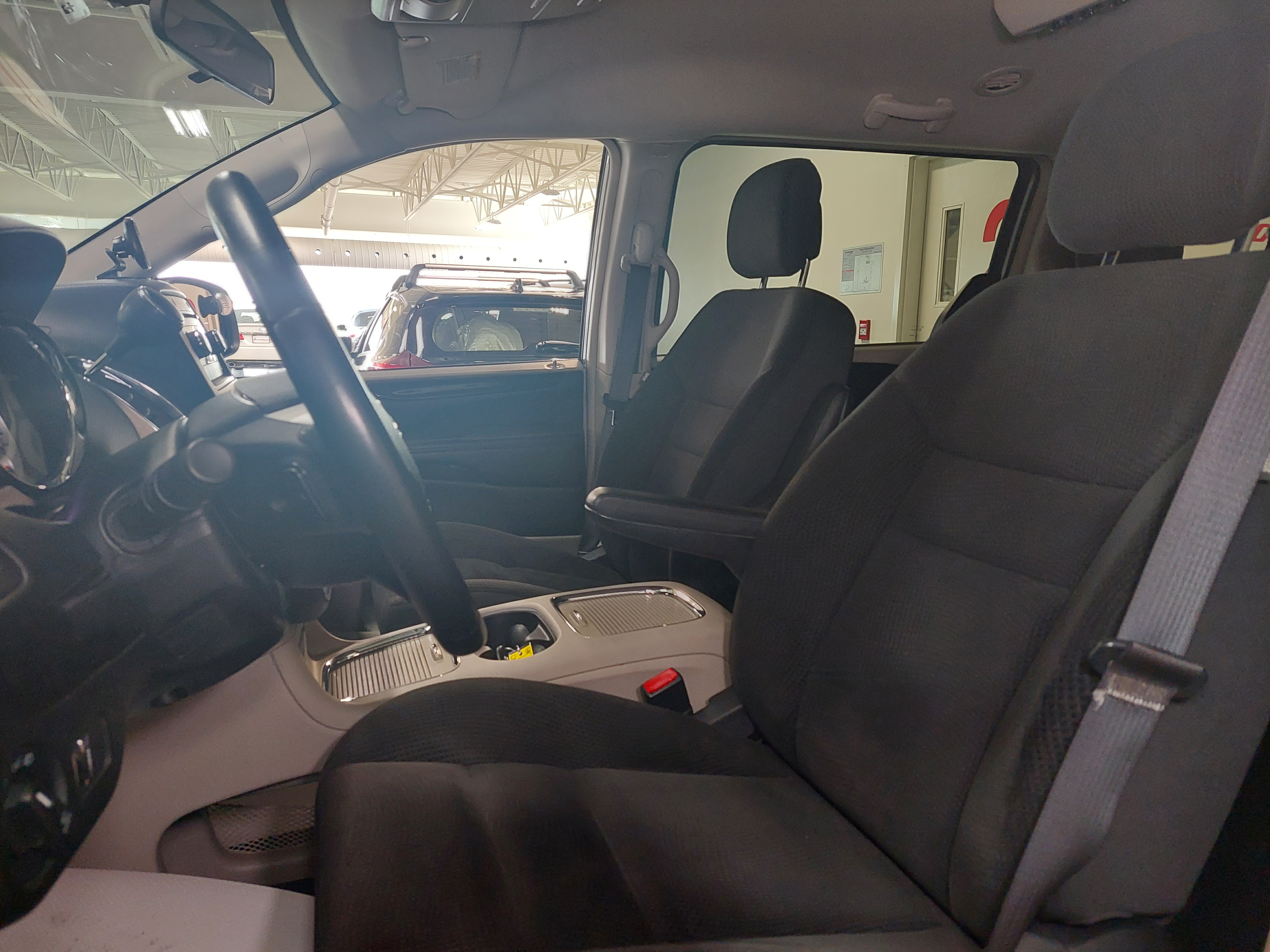 2017 Dodge Grand Caravan Crew Main Image