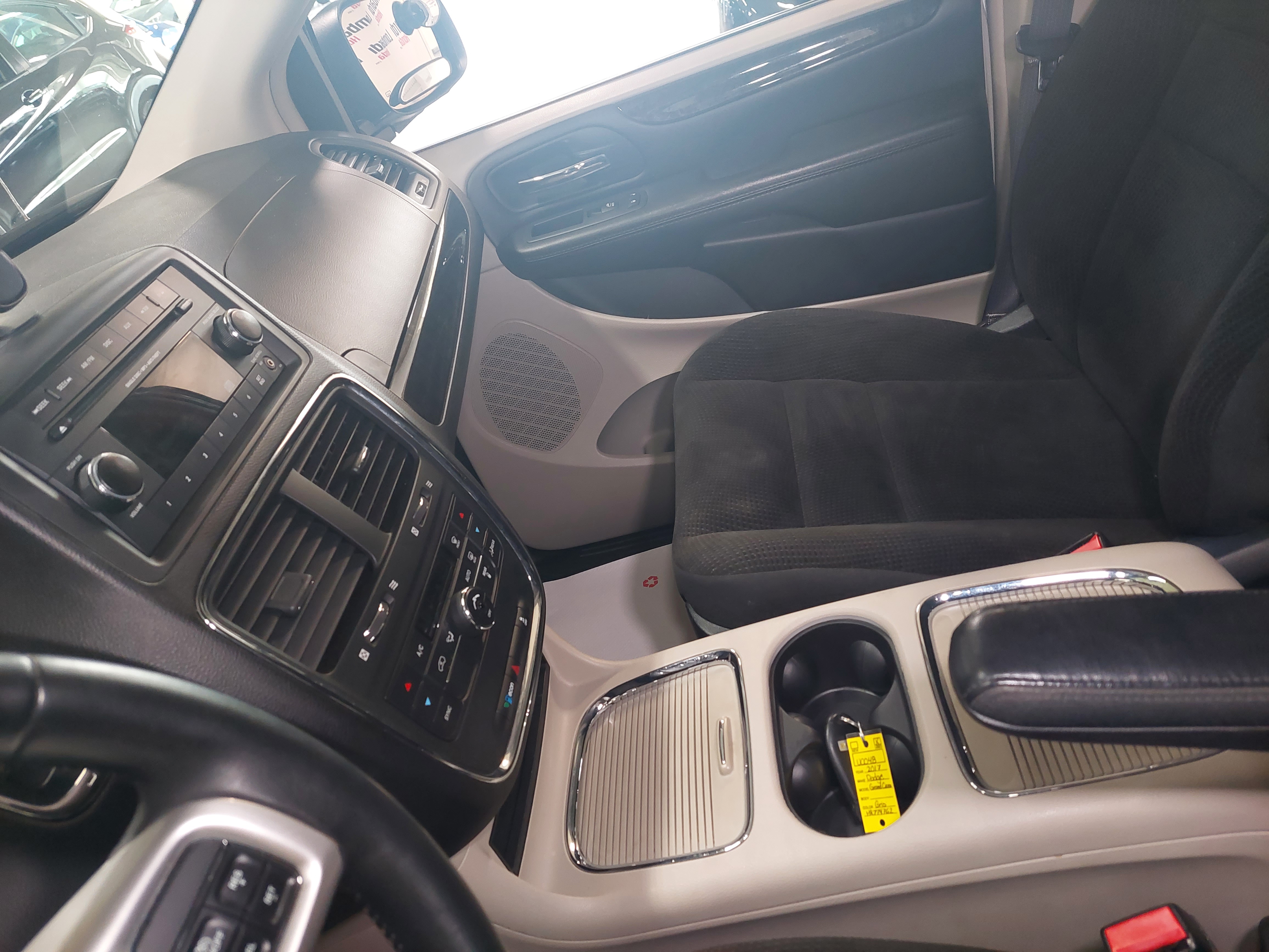 2017 Dodge Grand Caravan Crew Main Image