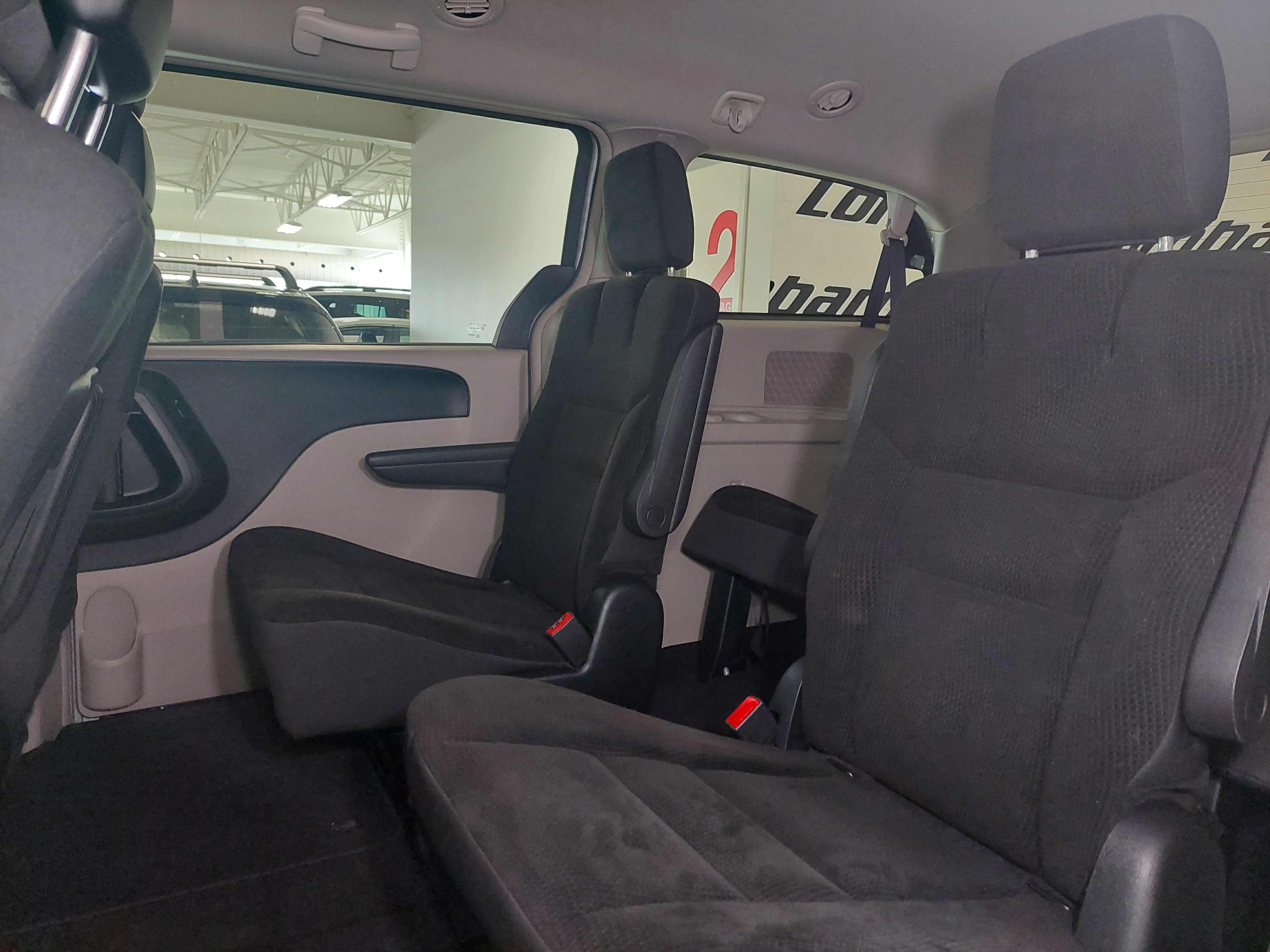 2017 Dodge Grand Caravan Crew Main Image