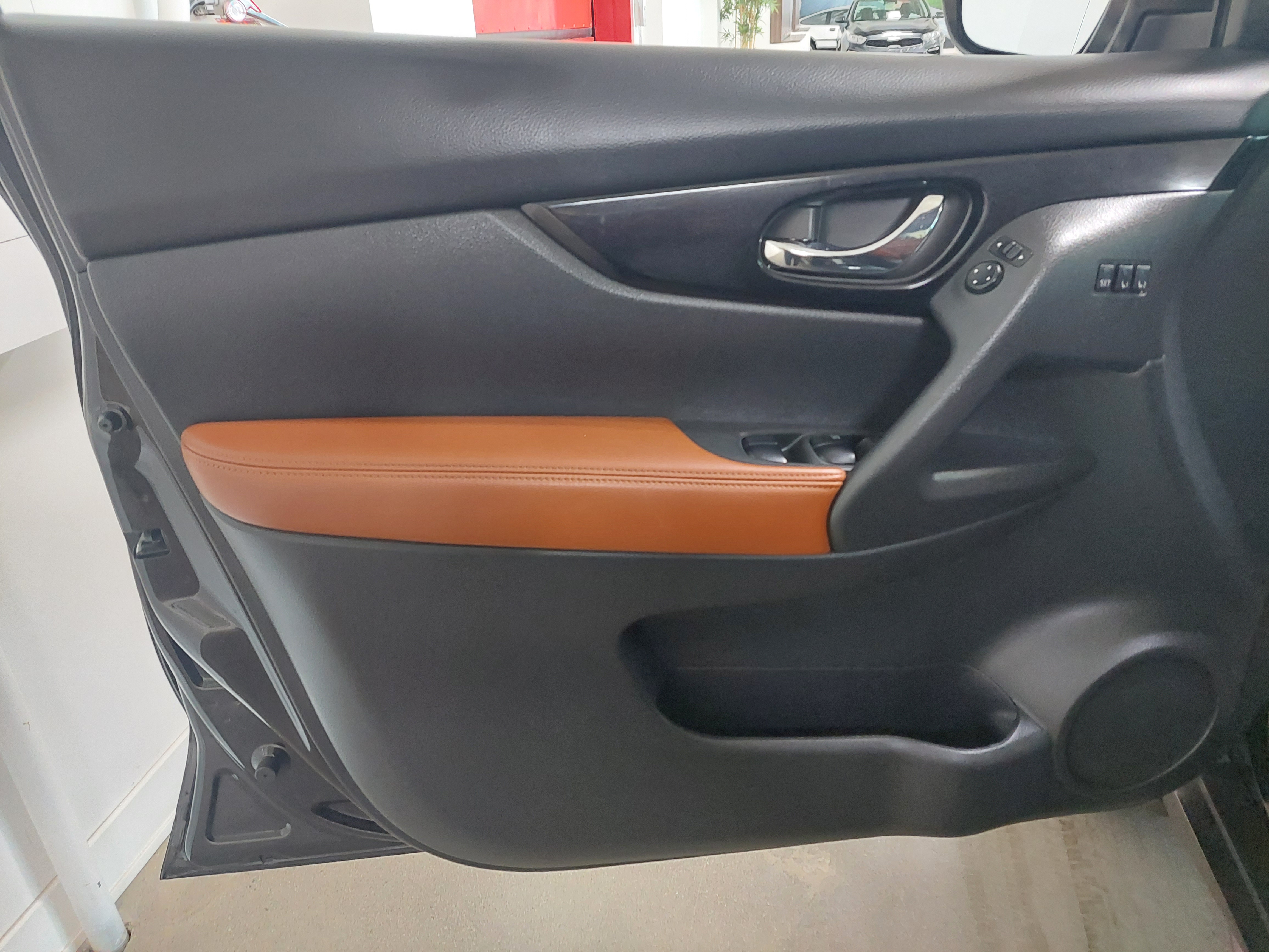 2017 Nissan Rogue SL Main Image