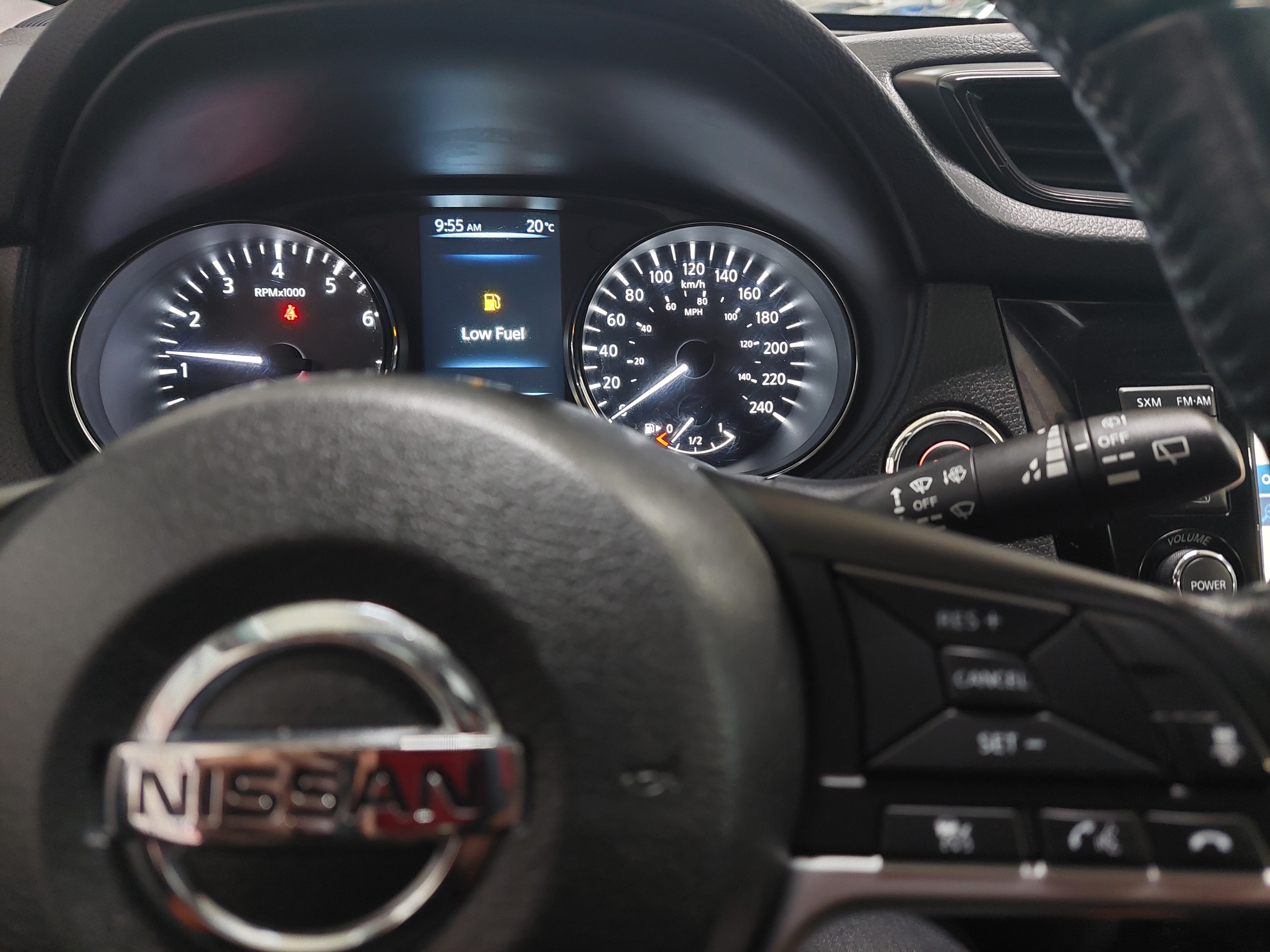 2017 Nissan Rogue SL Main Image