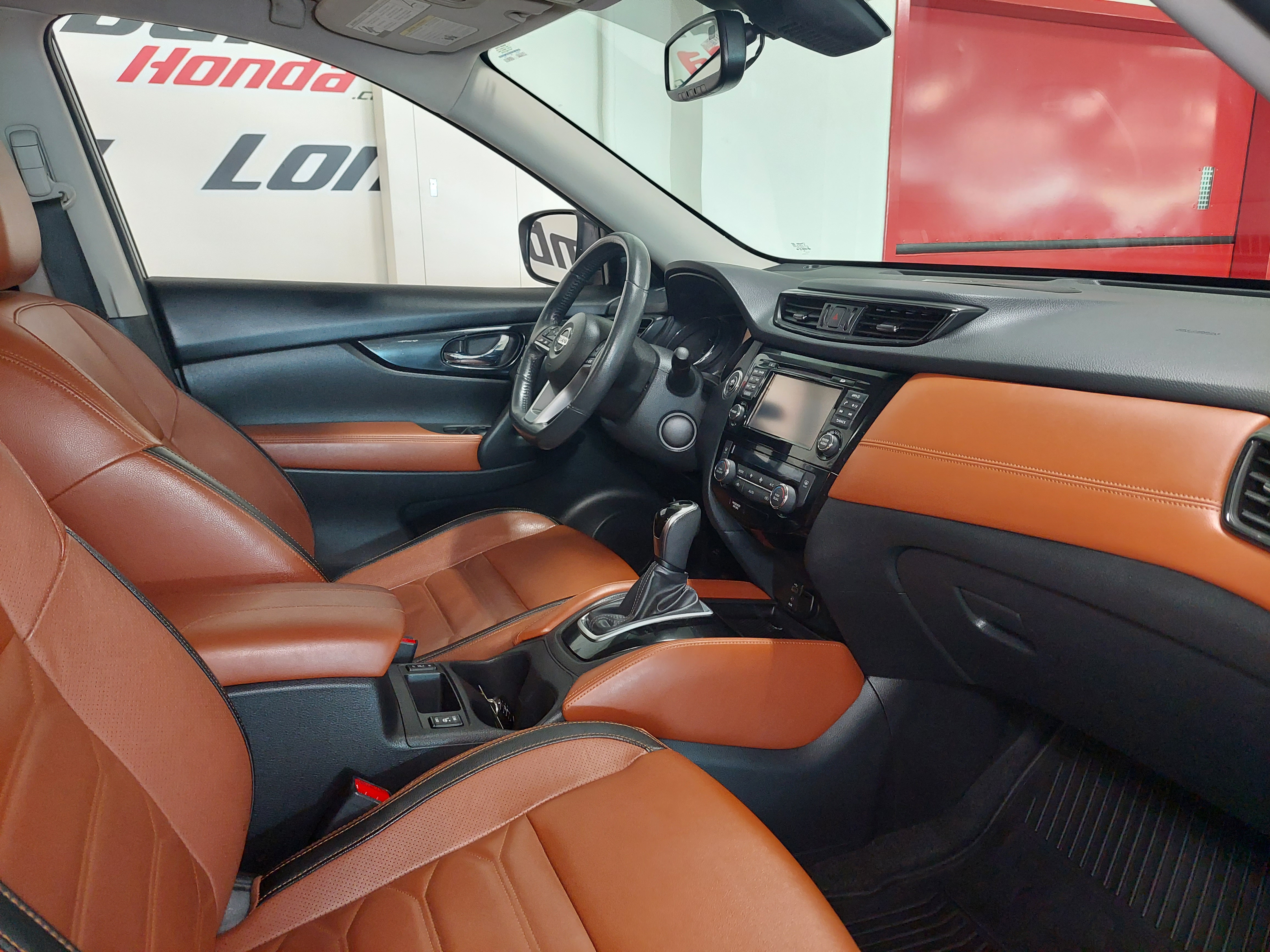 2017 Nissan Rogue SL Main Image