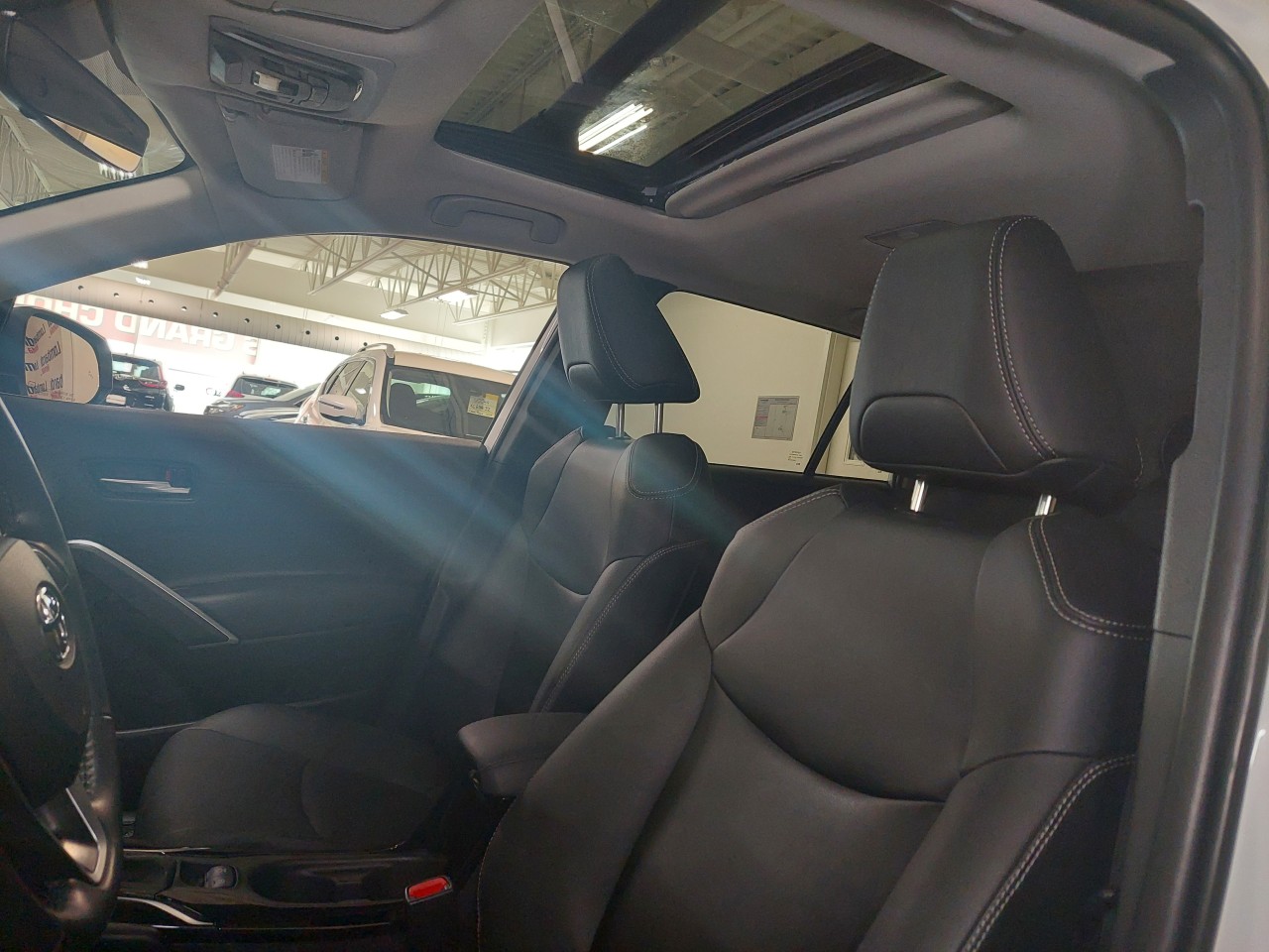 2022 Toyota Corolla Cross XLE Main Image