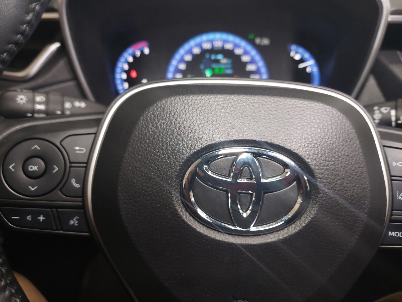 2022 Toyota Corolla Cross XLE Main Image