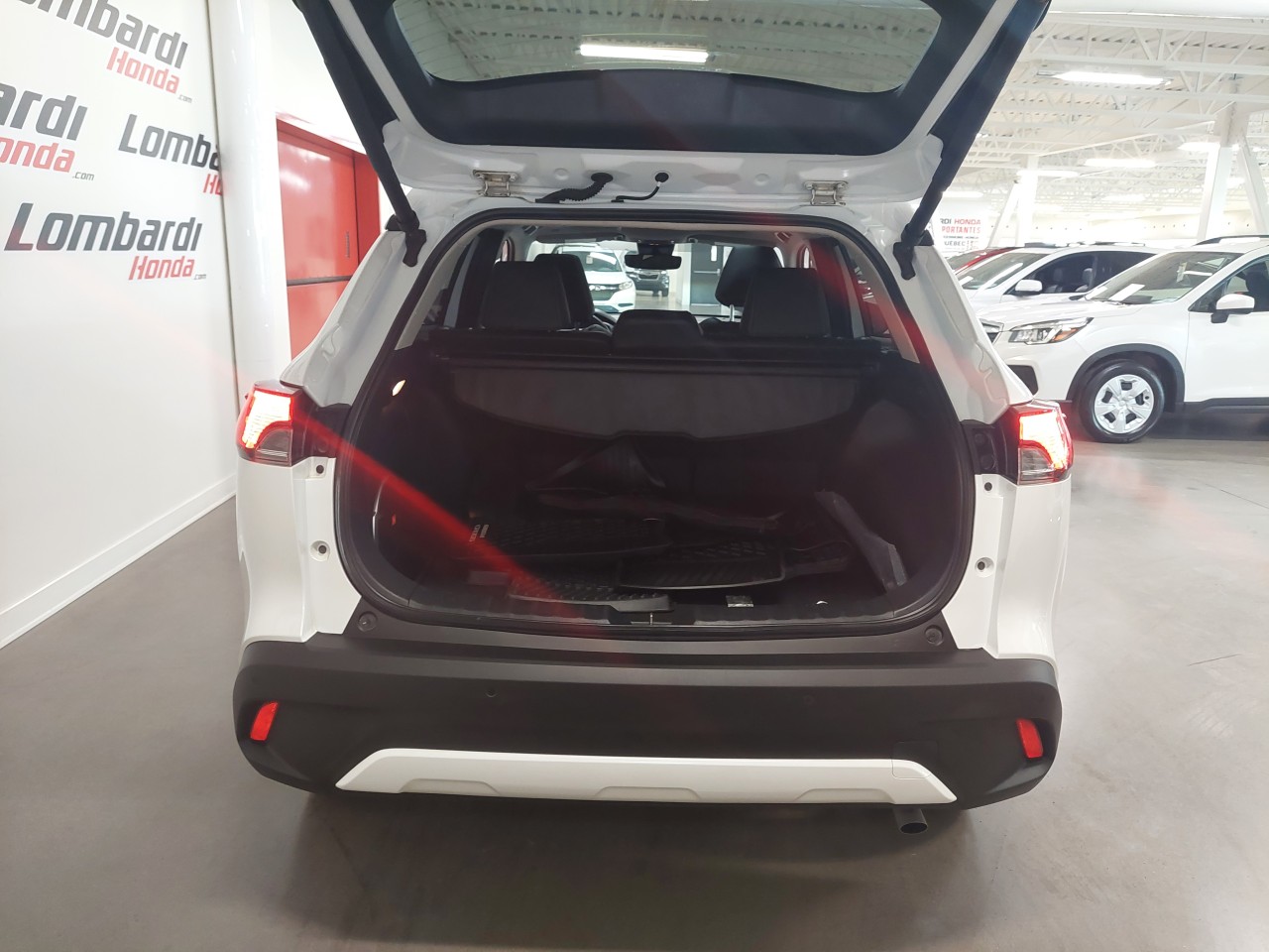 2022 Toyota Corolla Cross XLE Main Image