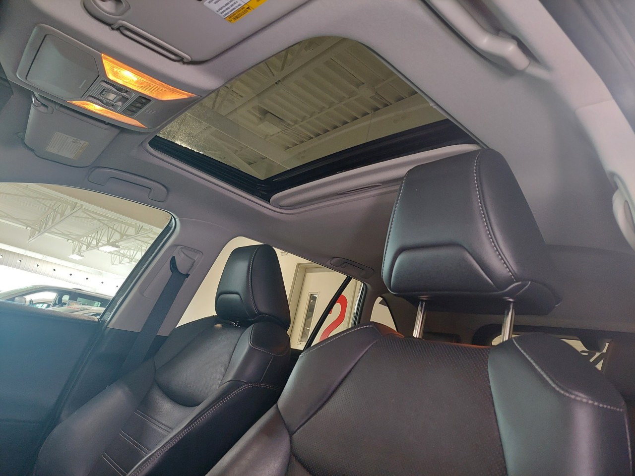2020 Toyota RAV4 LIMITED Main Image