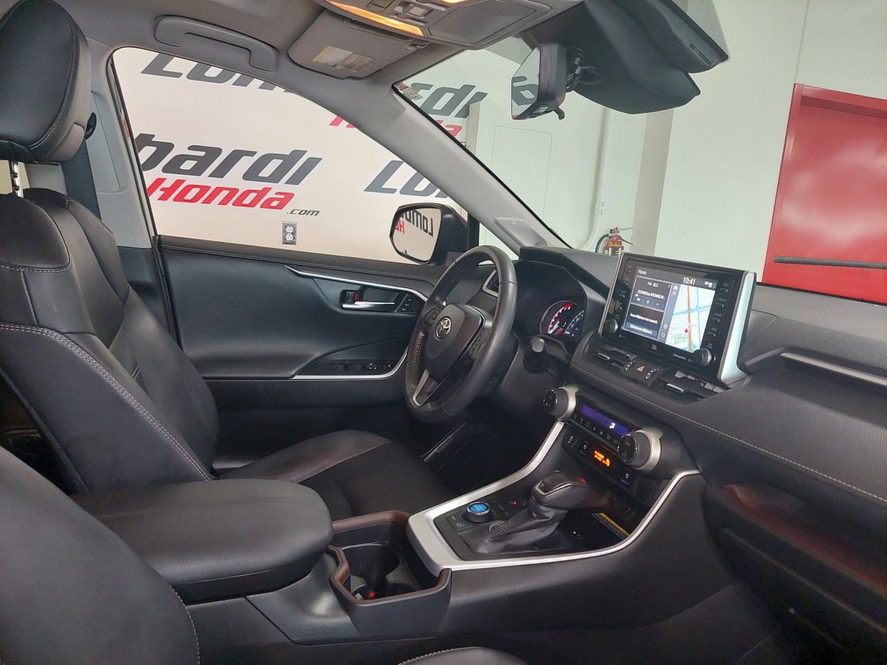 2020 Toyota RAV4 LIMITED Main Image