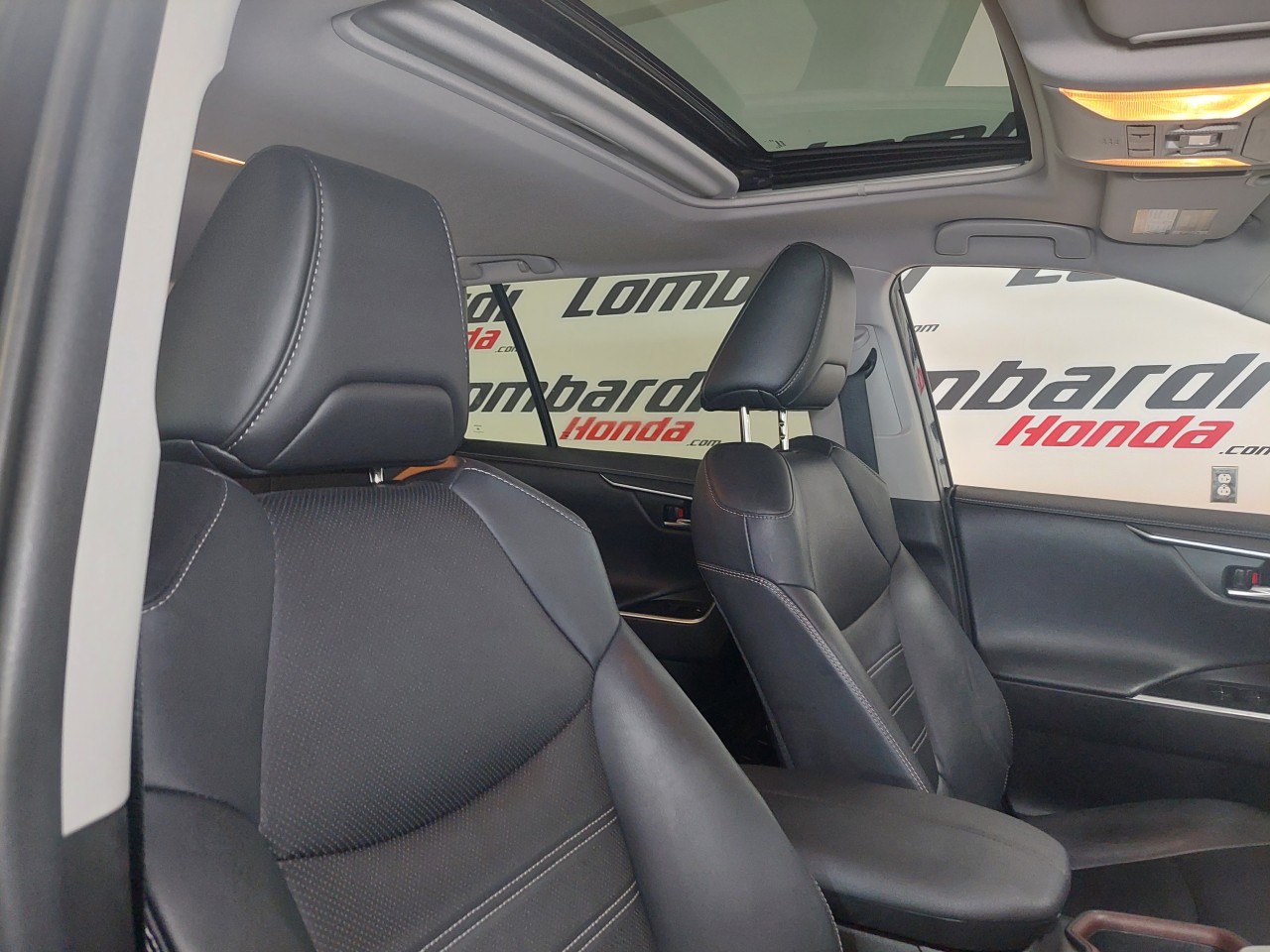 2020 Toyota RAV4 LIMITED Main Image