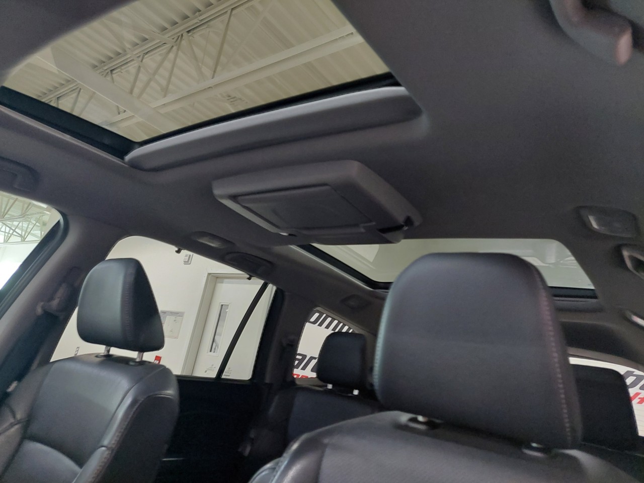 2020 Honda Pilot Touring 7-Passenger Main Image