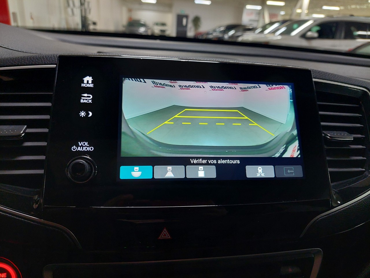 2020 Honda Pilot Touring 7-Passenger Main Image
