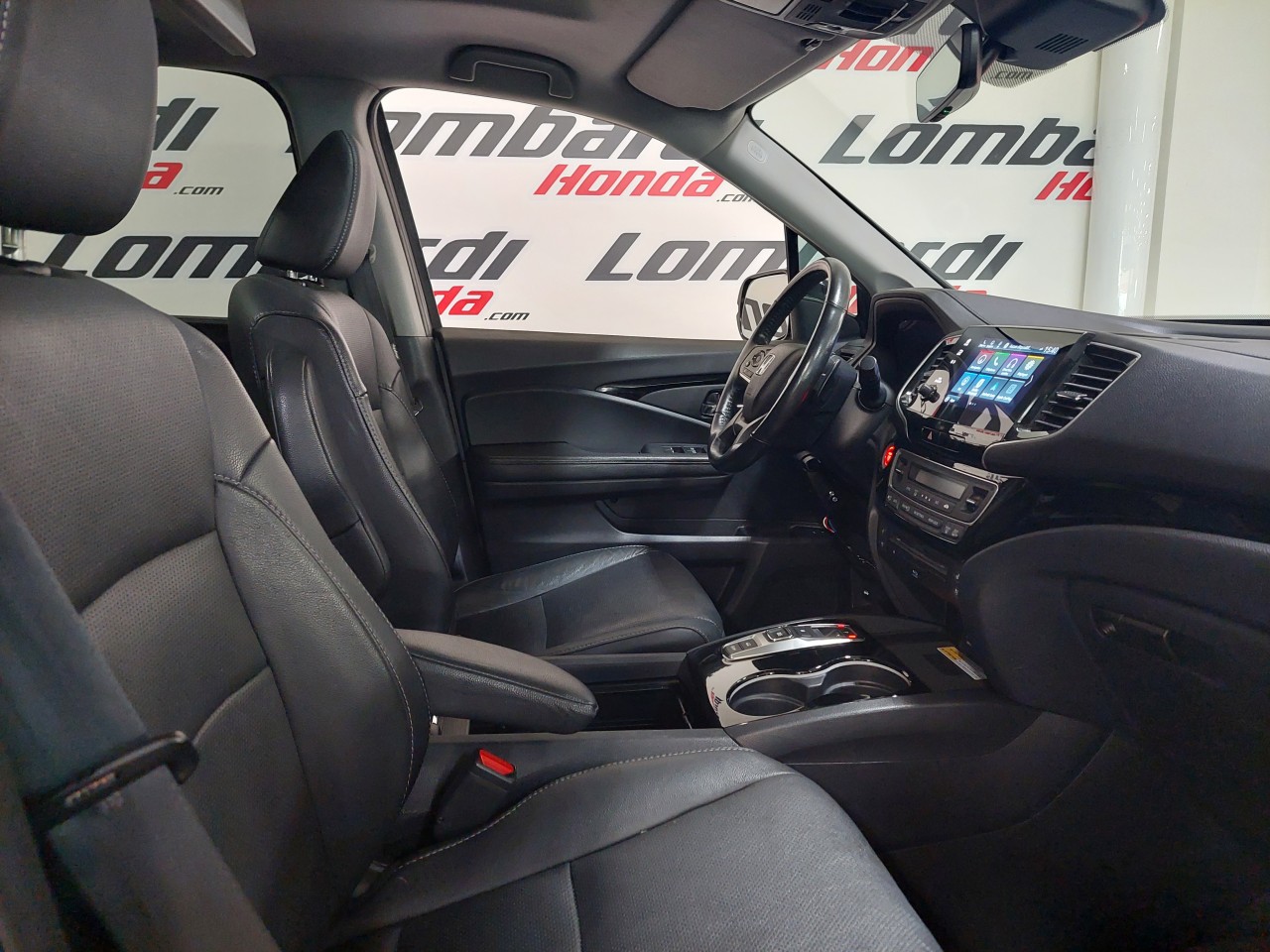 2020 Honda Pilot Touring 7-Passenger Main Image
