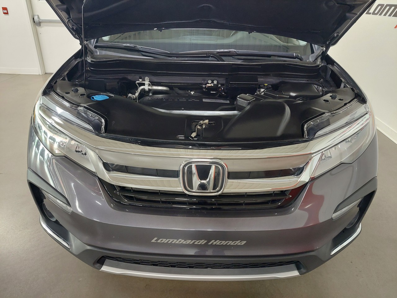 2020 Honda Pilot Touring 7-Passenger Main Image