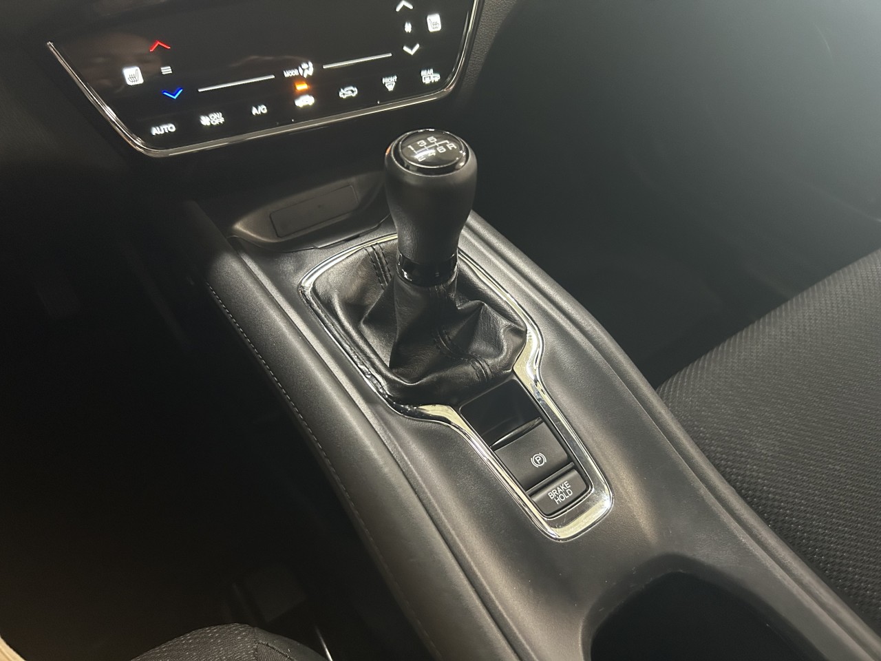 2017 Honda HR-V LX Main Image