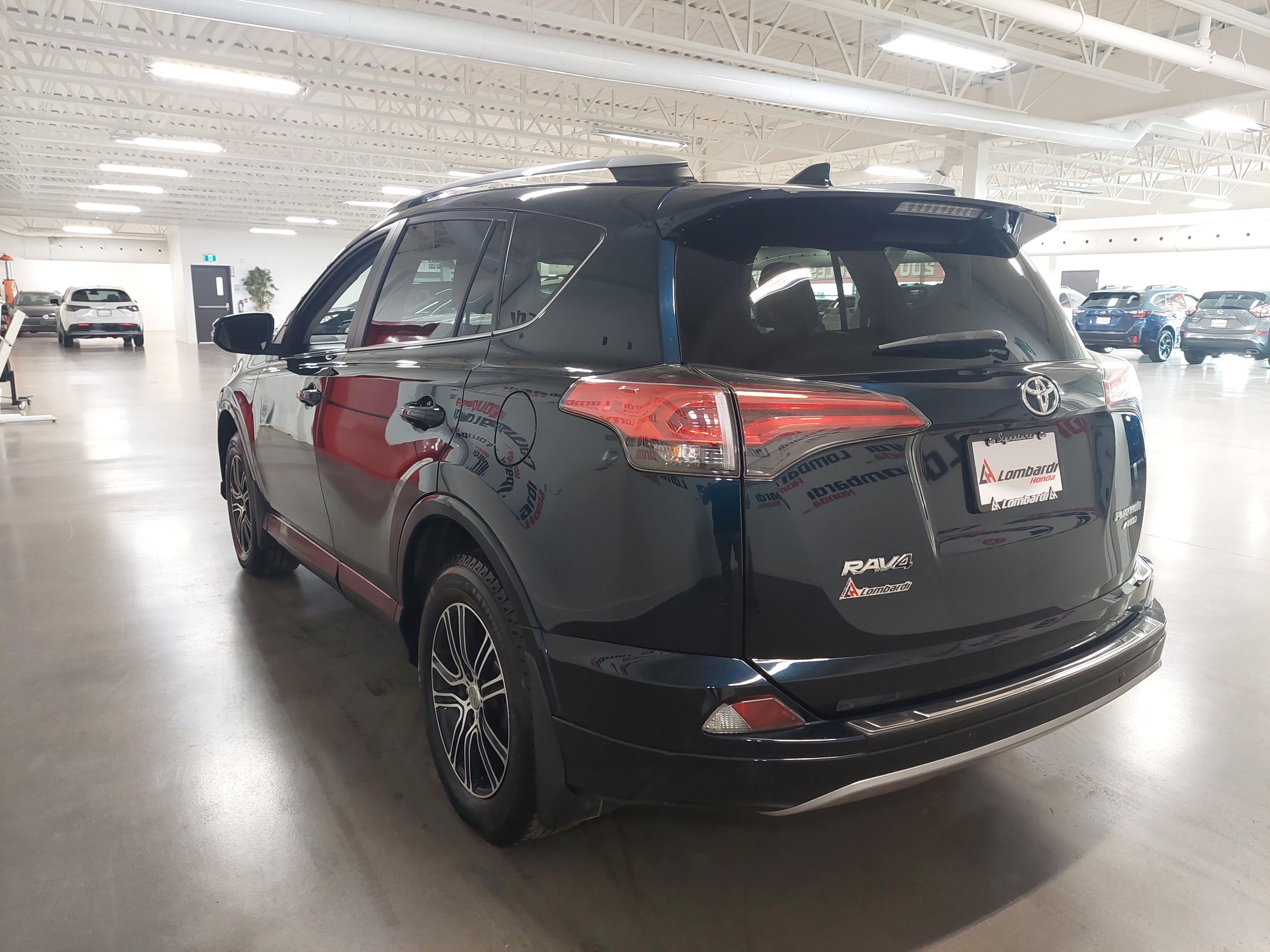 2018 Toyota RAV4 Limited Image principale
