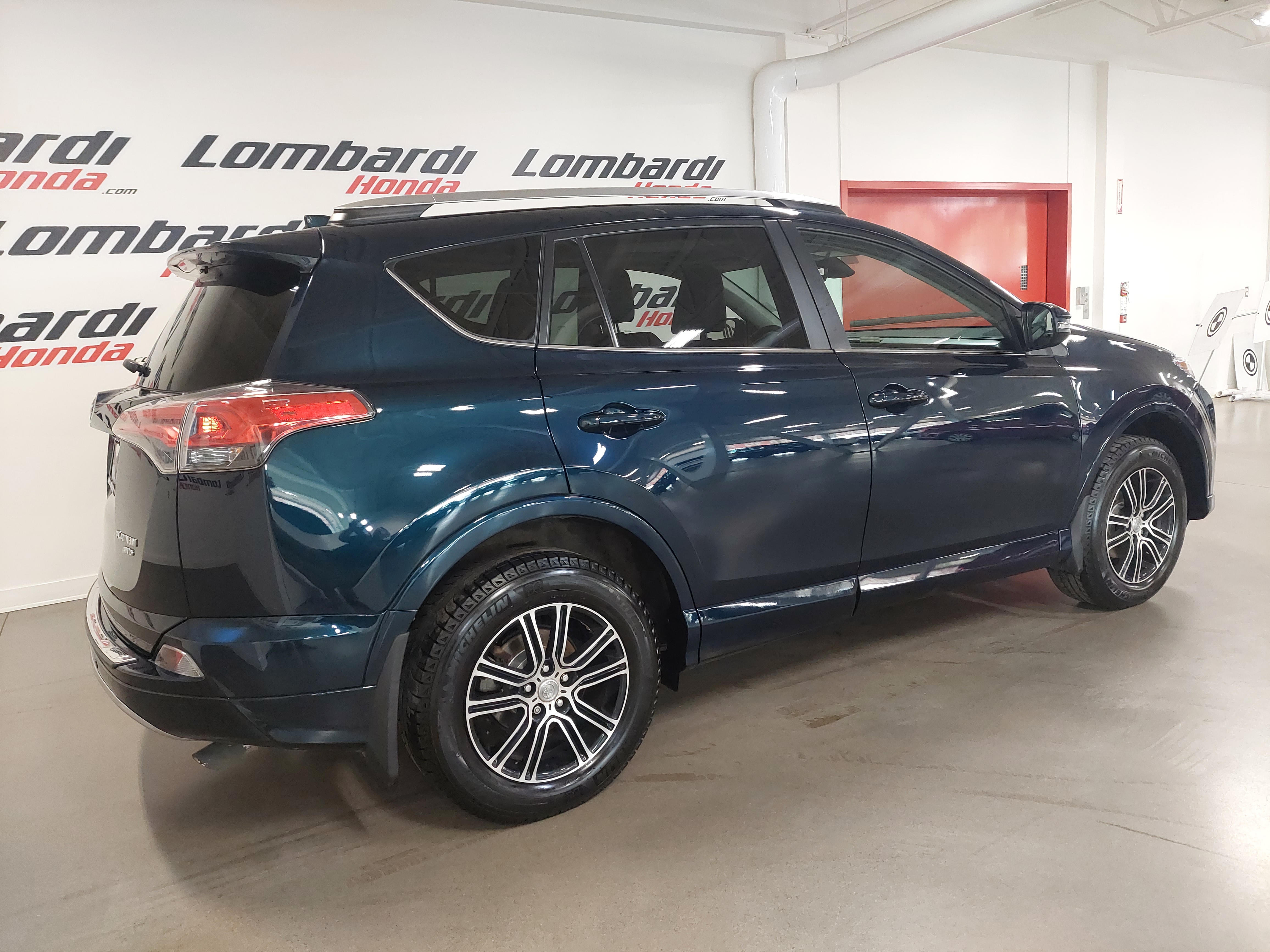 2018 Toyota RAV4 Limited Image principale