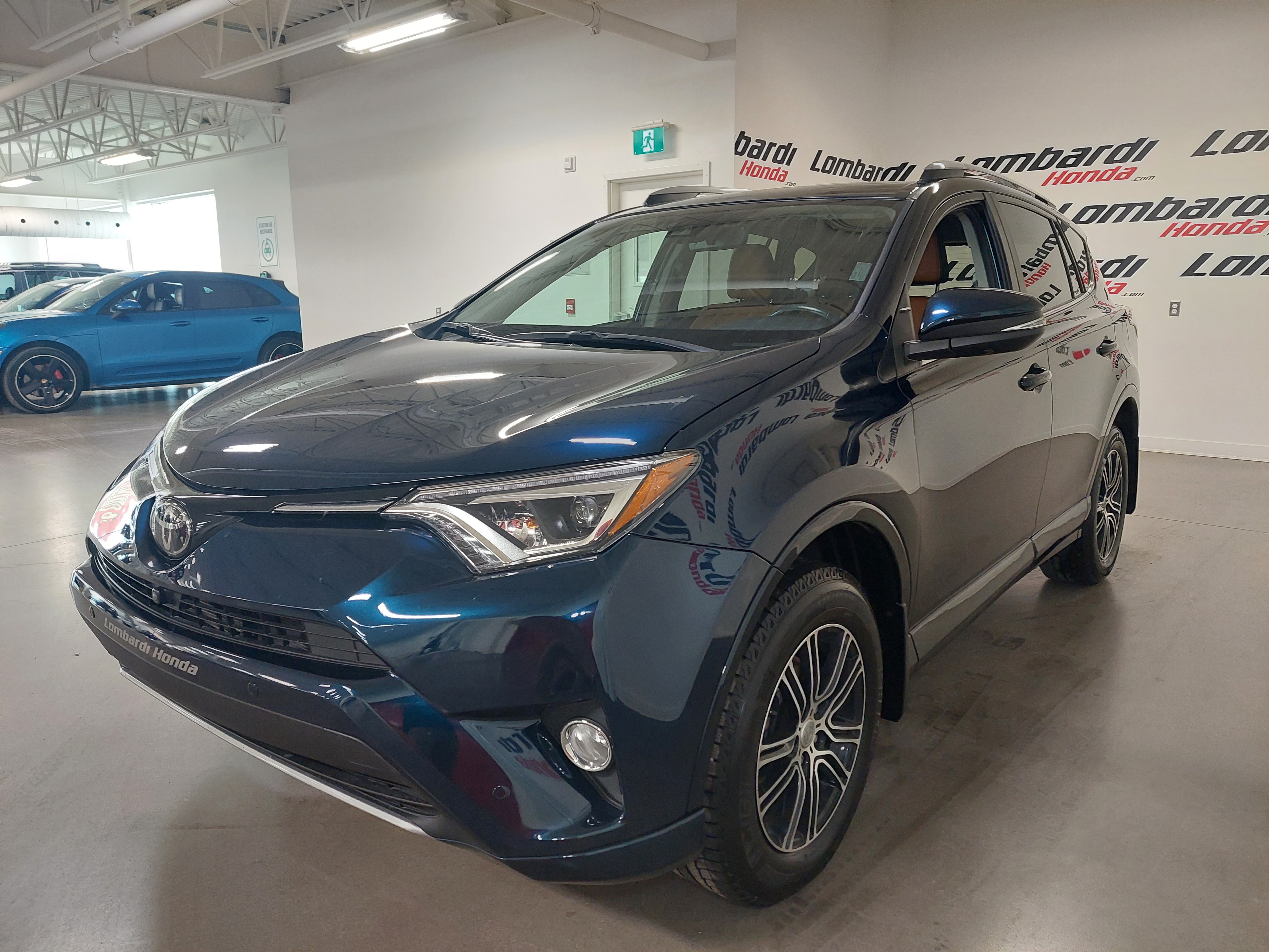 2018 Toyota RAV4 Limited Image principale