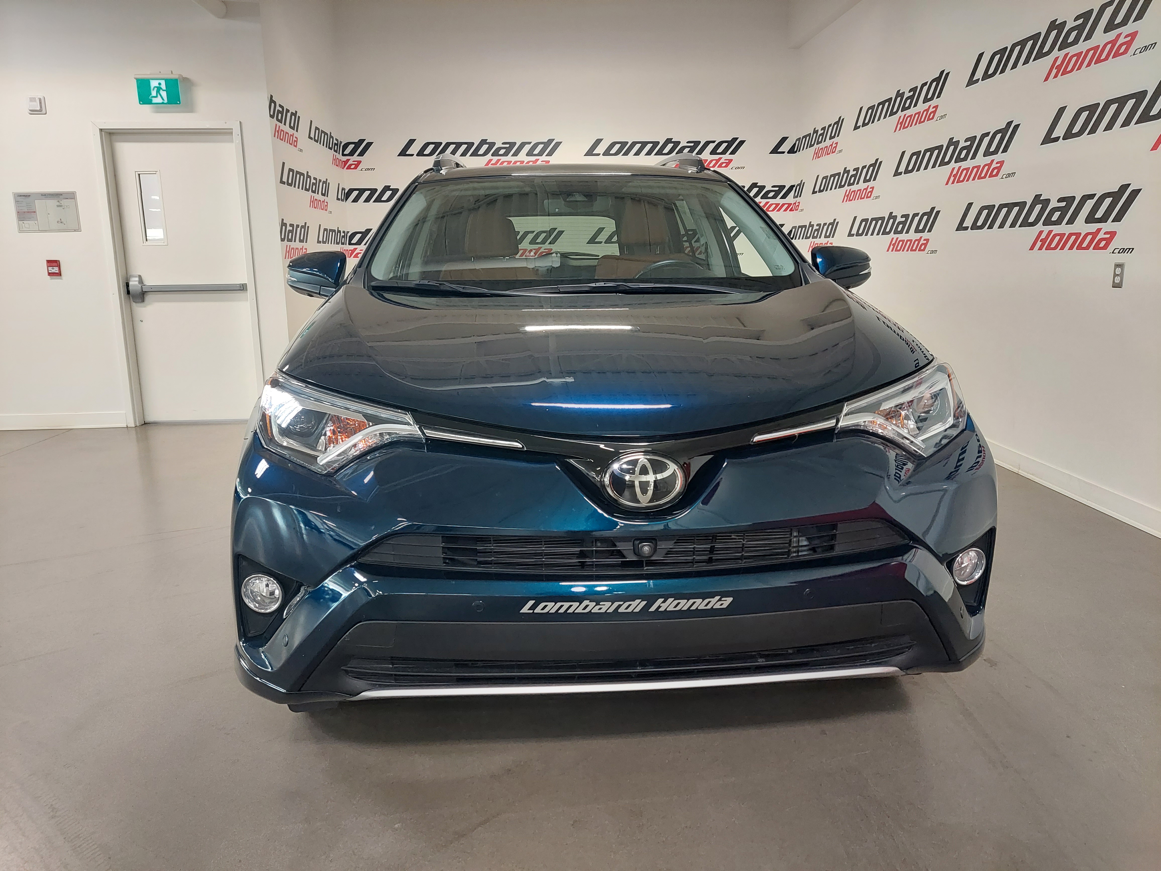 2018 Toyota RAV4 Limited Image principale