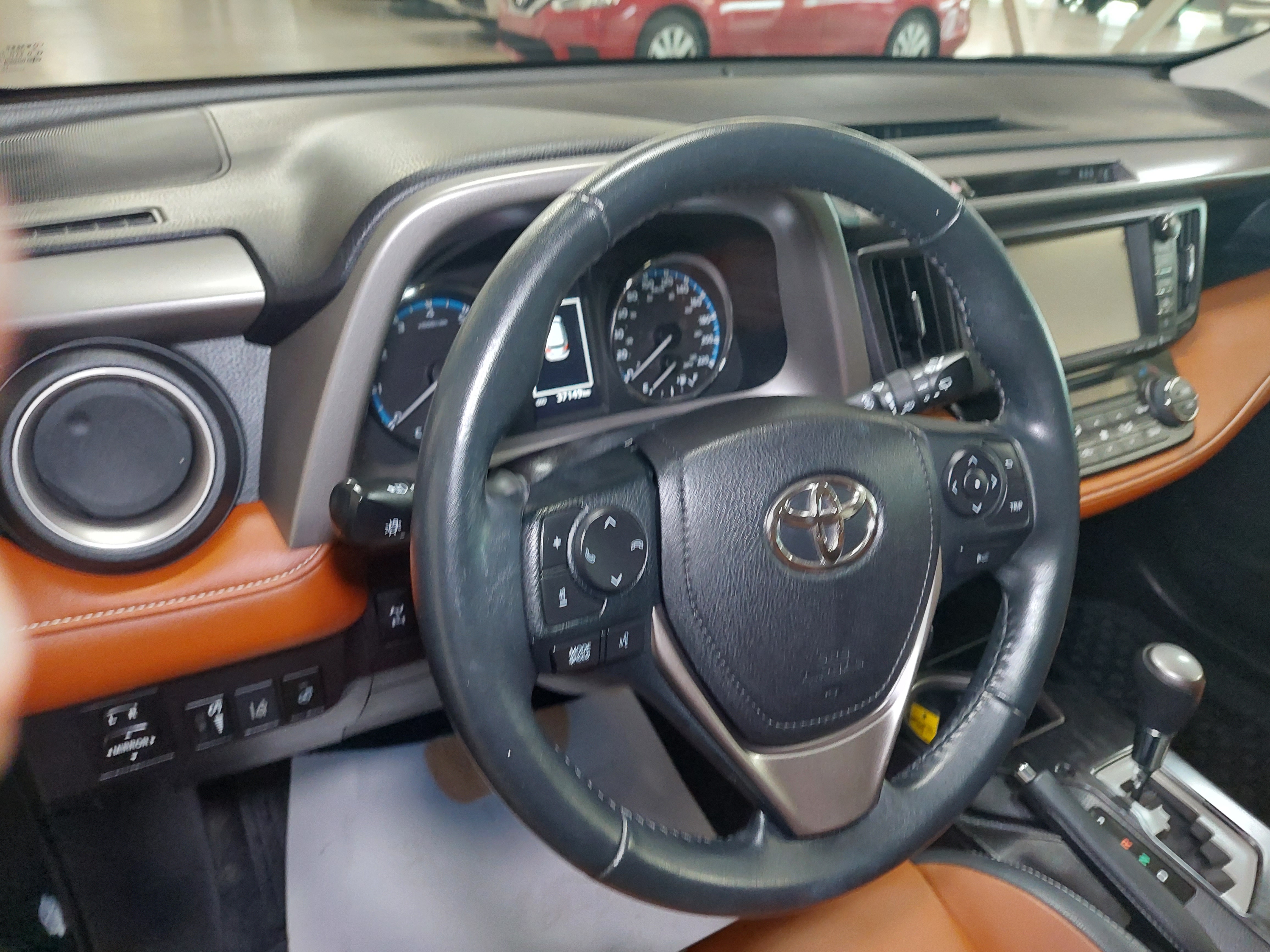 2018 Toyota RAV4 Limited Main Image