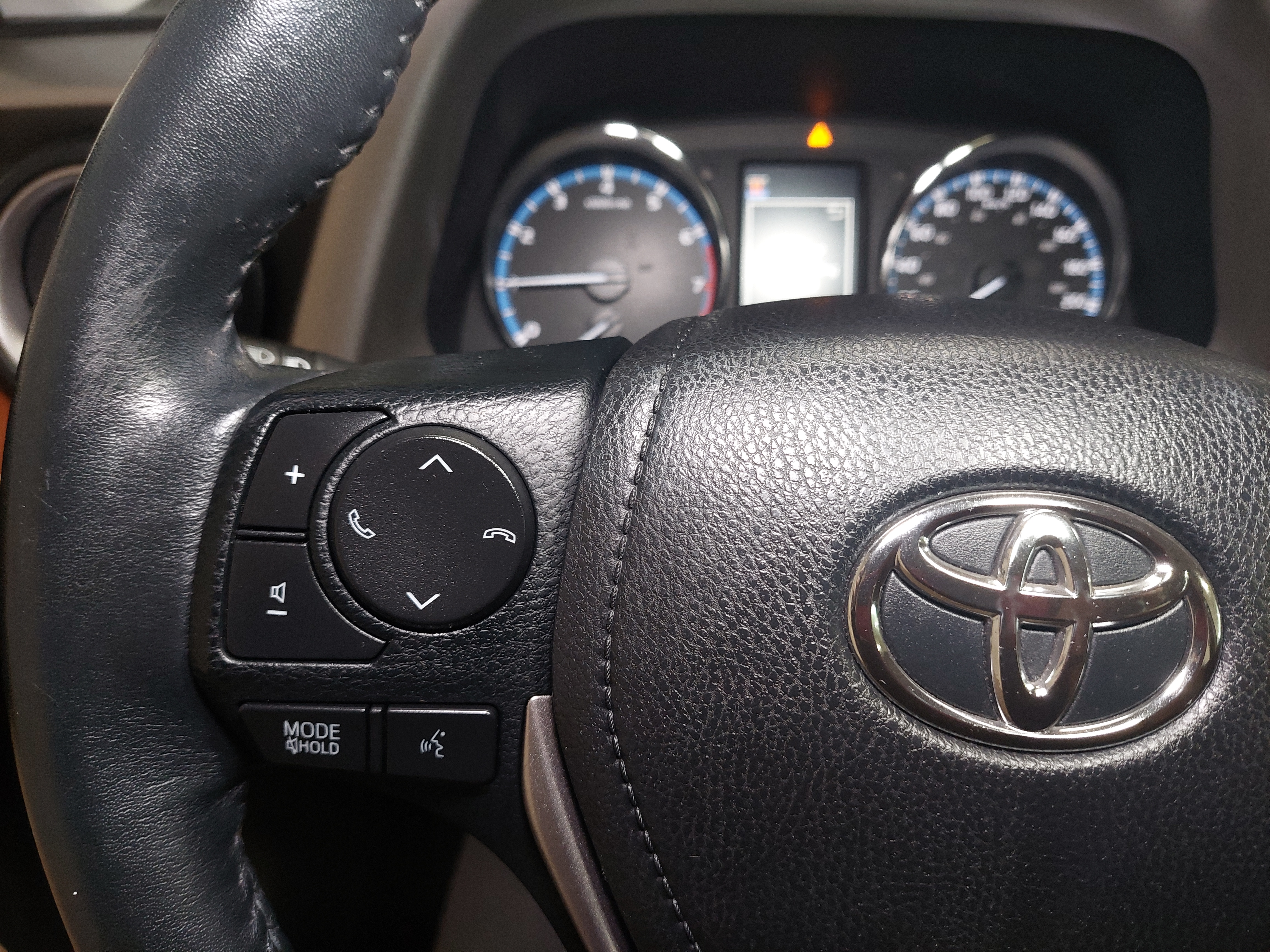 2018 Toyota RAV4 Limited Main Image