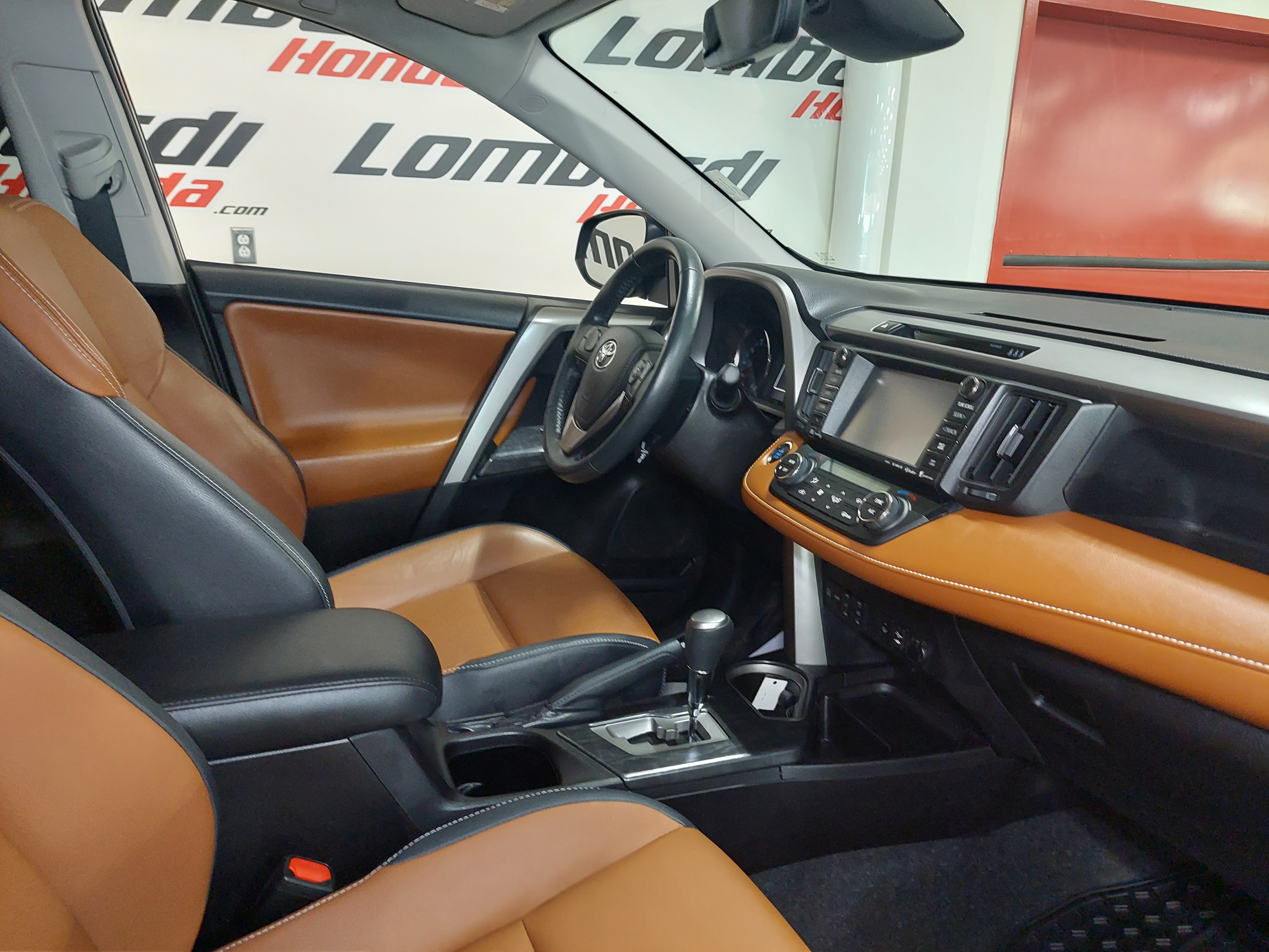 2018 Toyota RAV4 Limited Main Image