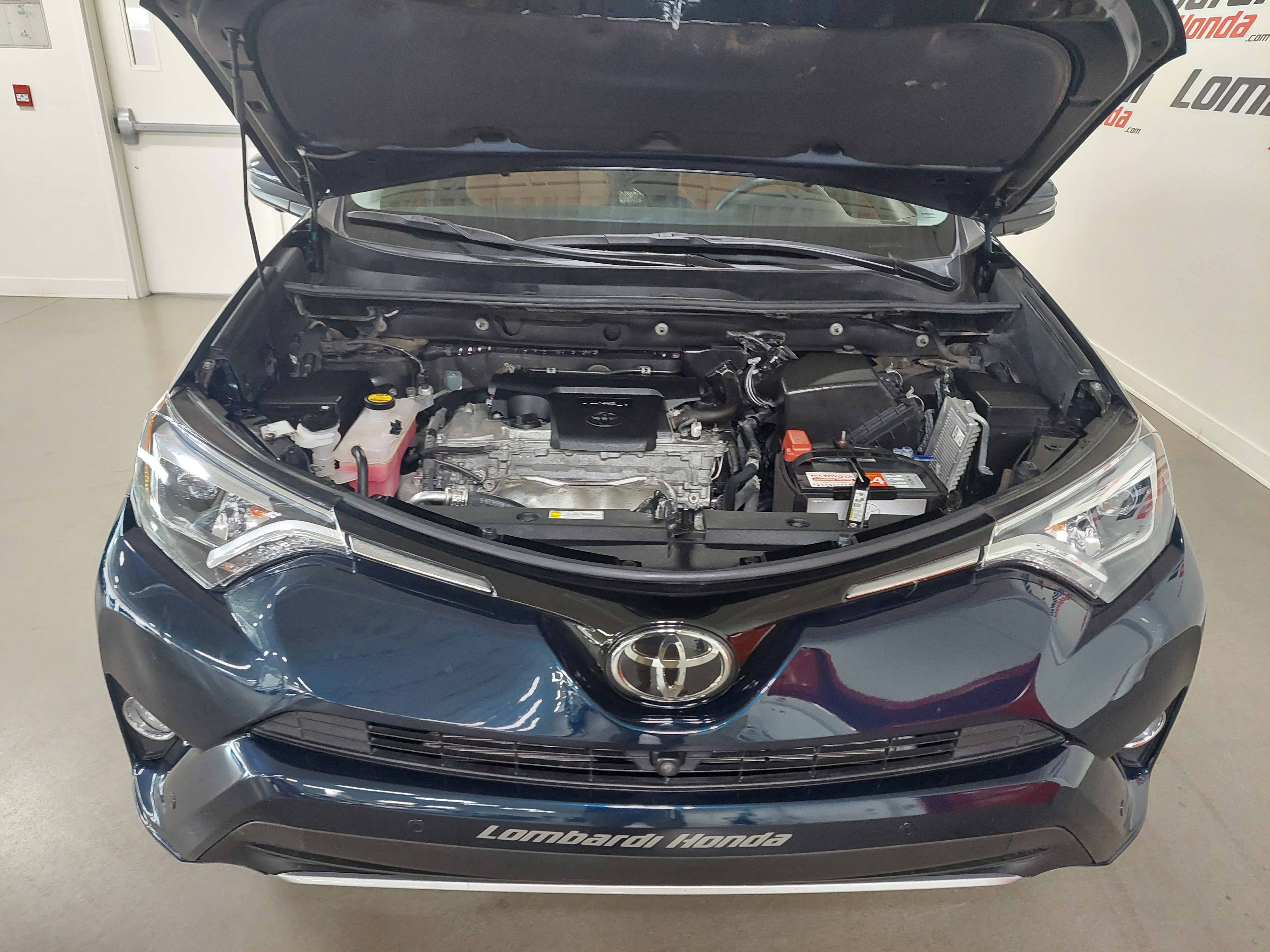 2018 Toyota RAV4 Limited Main Image