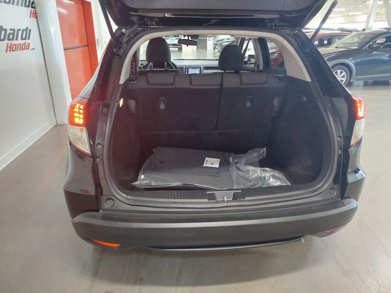 2021 Honda HR-V LX Main Image