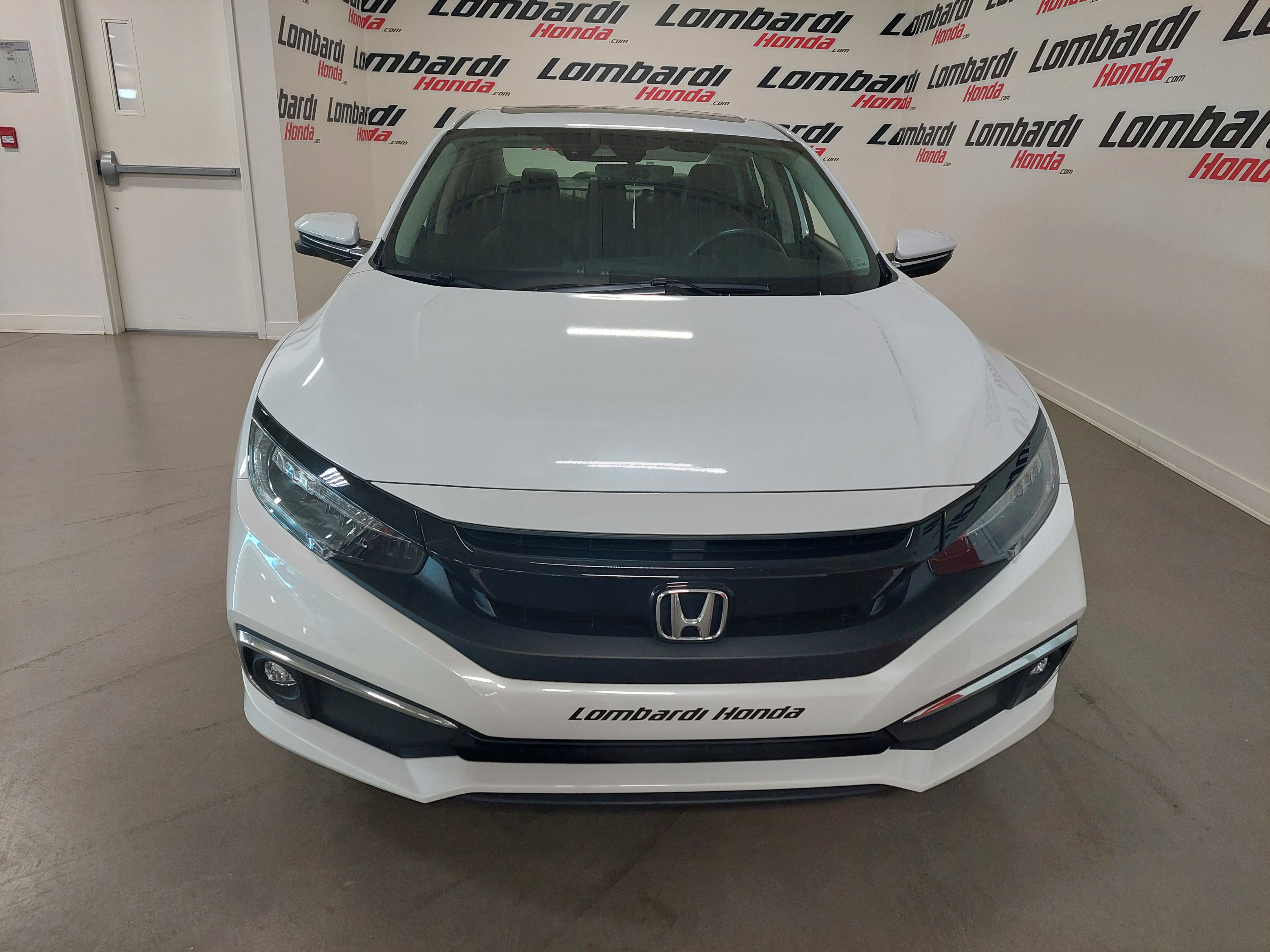 2019 Honda Civic Touring Main Image