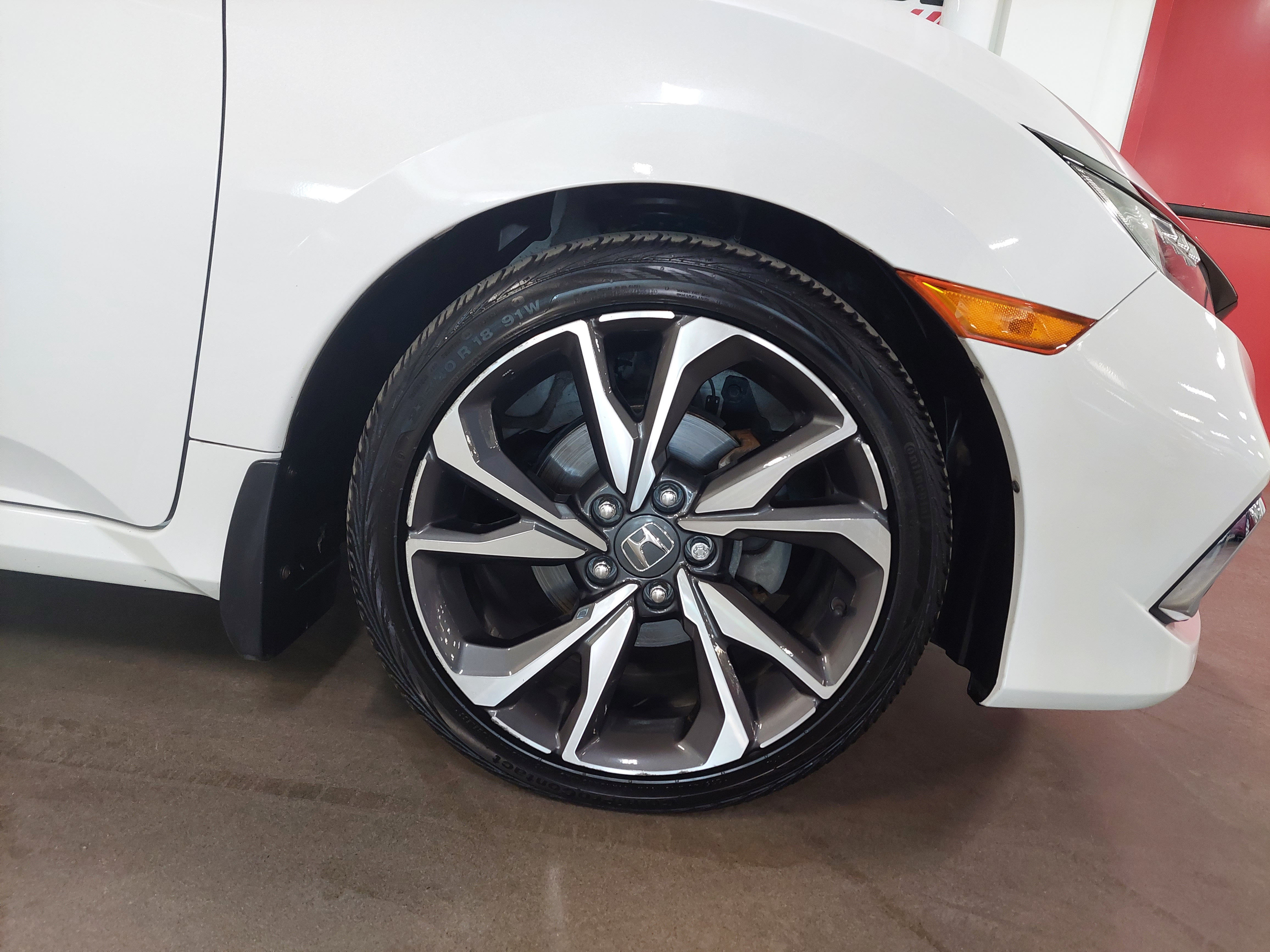 2019 Honda Civic Touring Main Image
