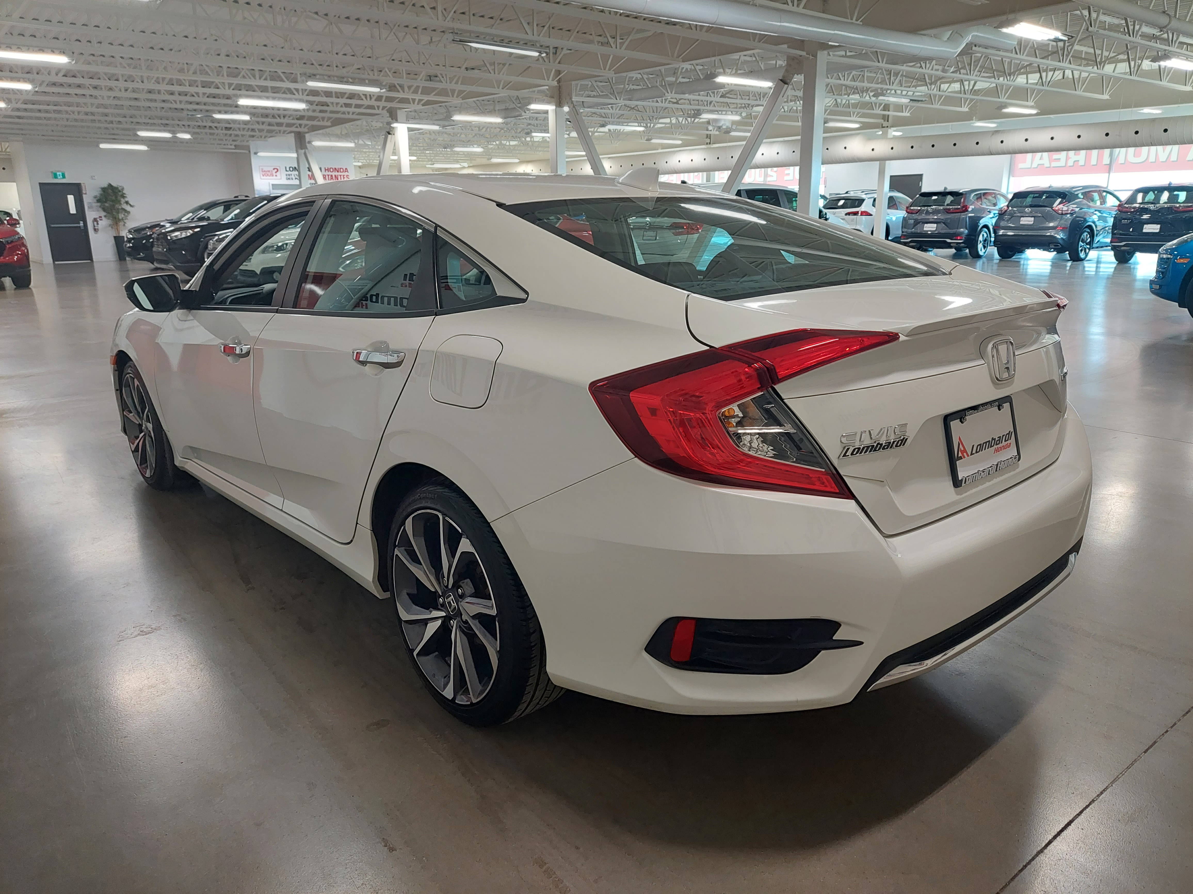 2019 Honda Civic Touring Main Image