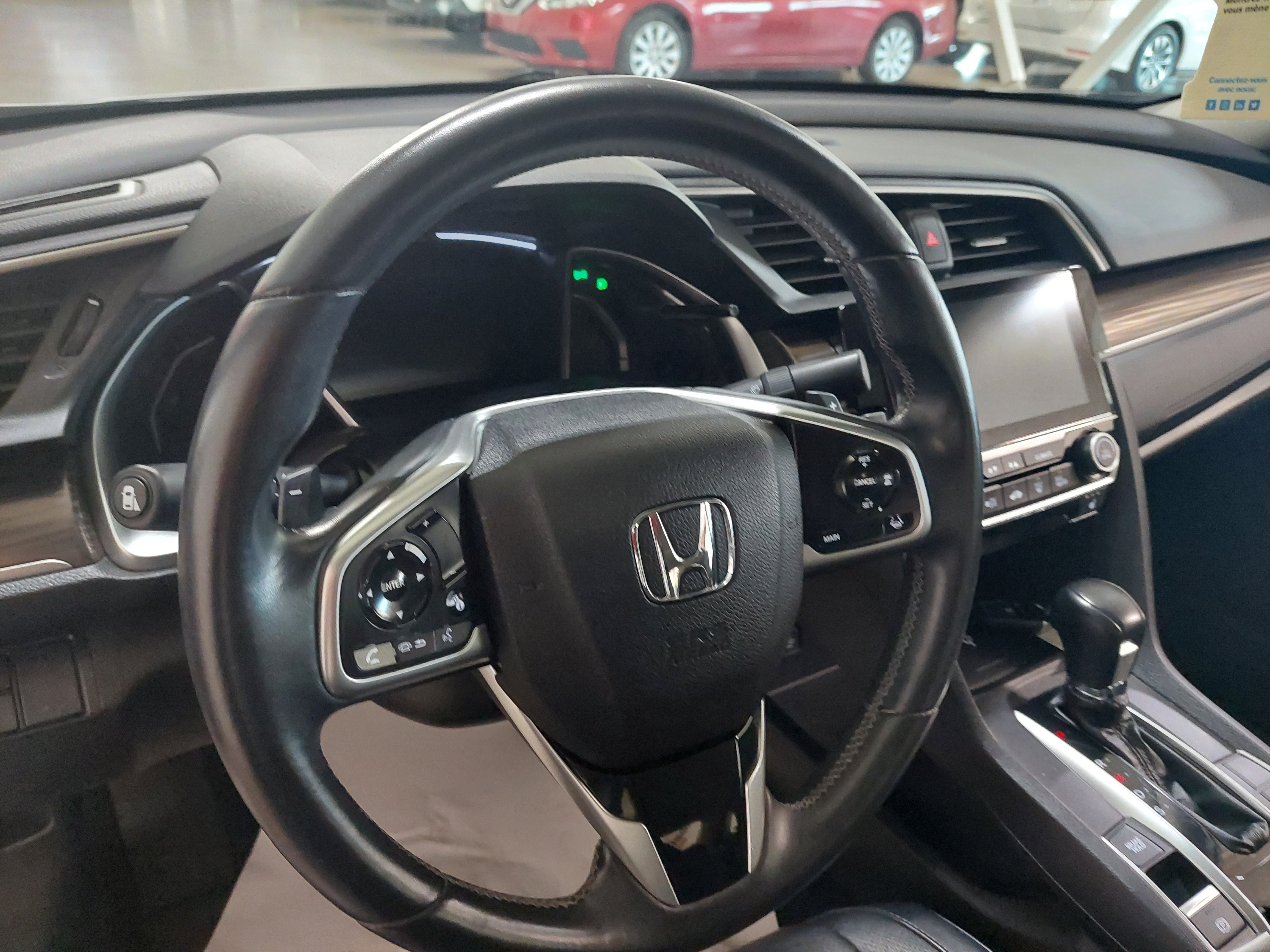 2019 Honda Civic Touring Main Image