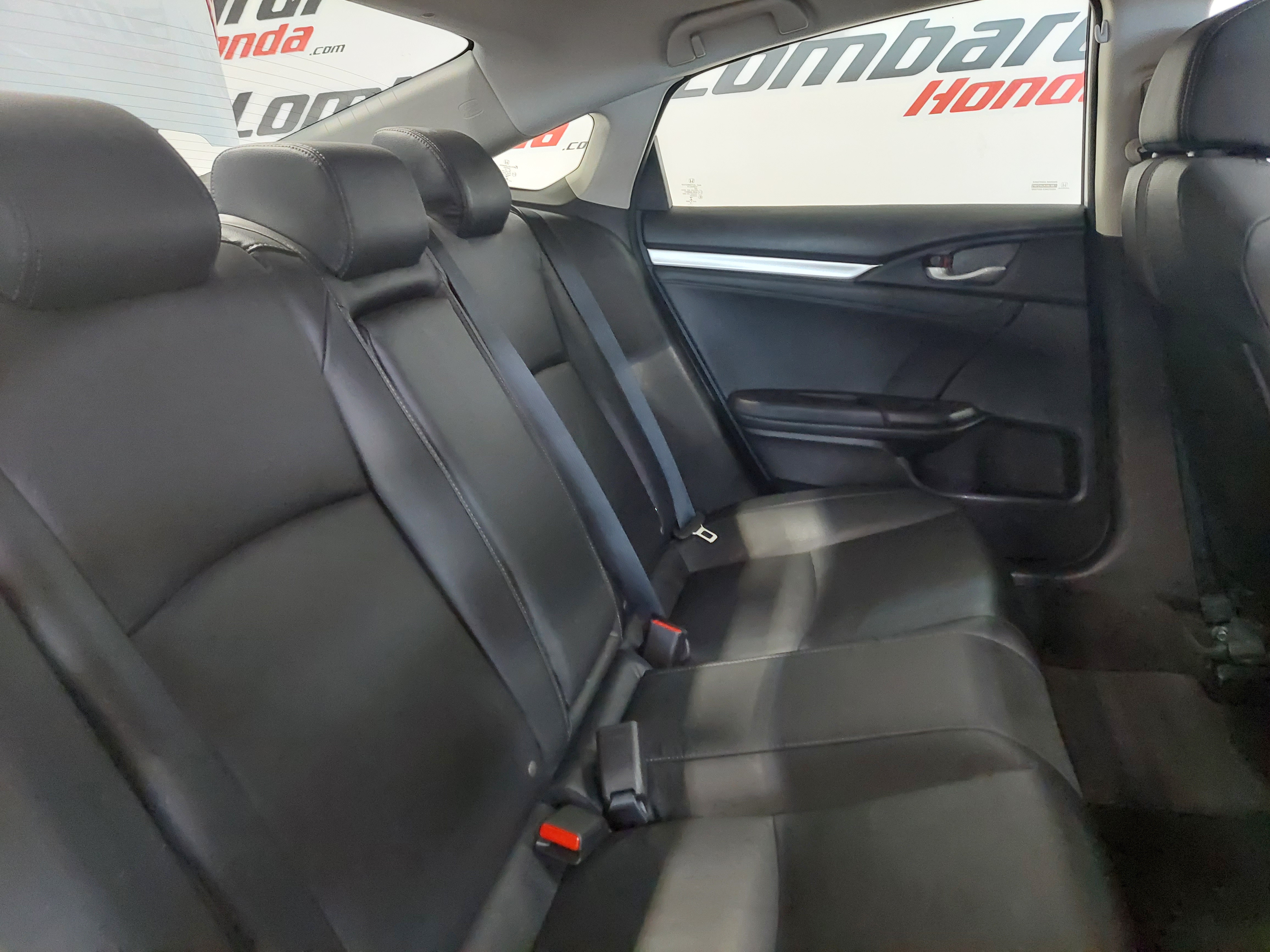 2019 Honda Civic Touring Main Image