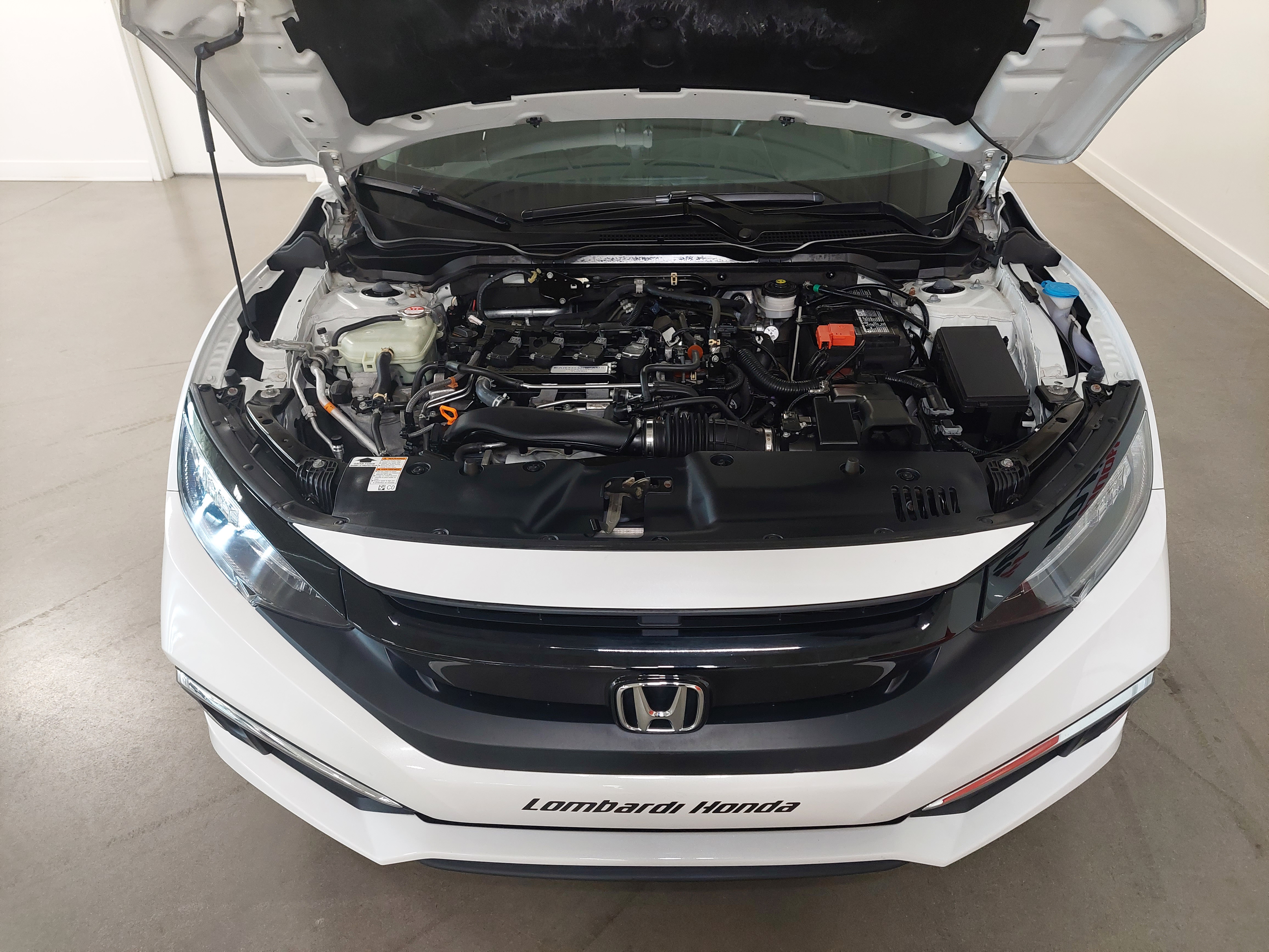 2019 Honda Civic Touring Main Image