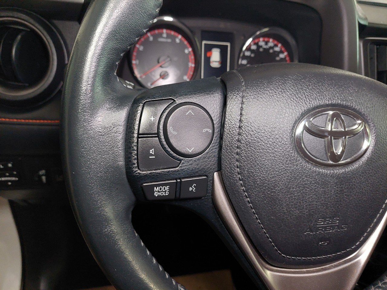 2018 Toyota RAV4 SE AWD Main Image