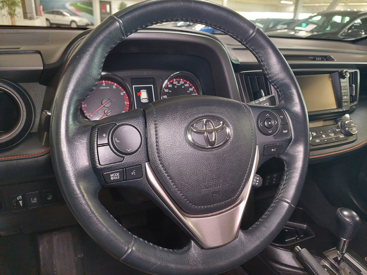 2018 Toyota RAV4 SE AWD Main Image