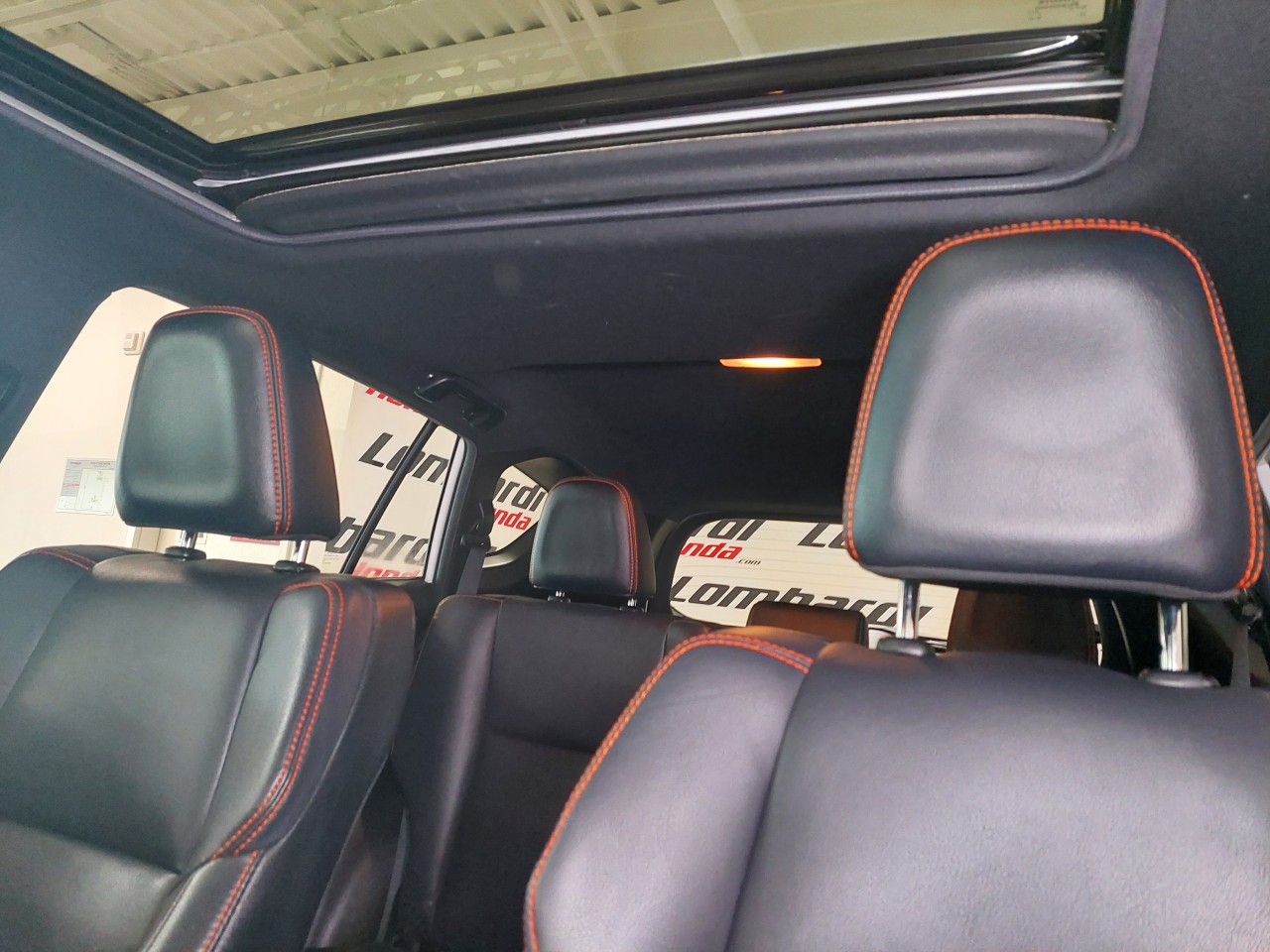 2018 Toyota RAV4 SE AWD Main Image