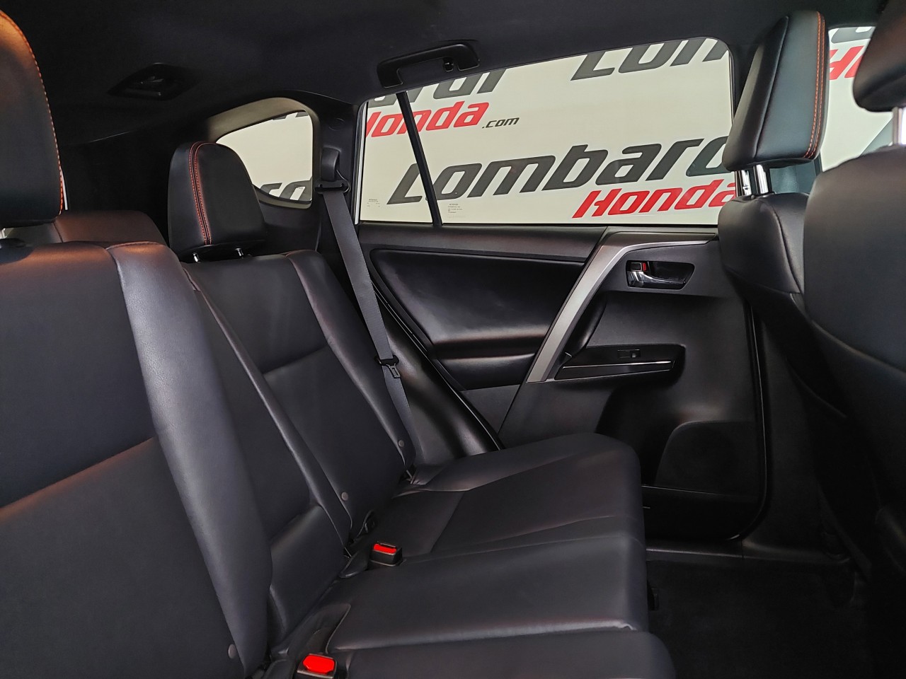2018 Toyota RAV4 SE AWD Main Image