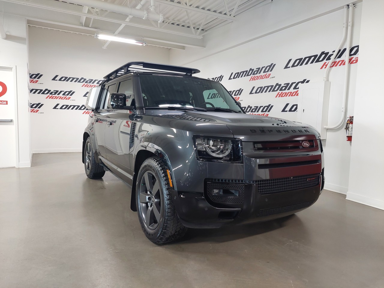 2023 Land Rover Defender 110 P400 X-Dynamic SE Carpathian Grey Image principale